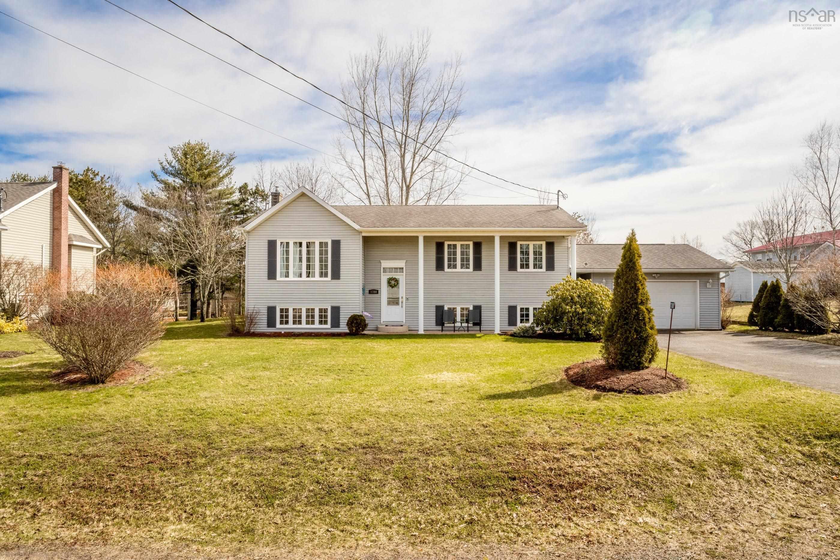 $459,900.00: 1780 Acadia Drive, Kingston