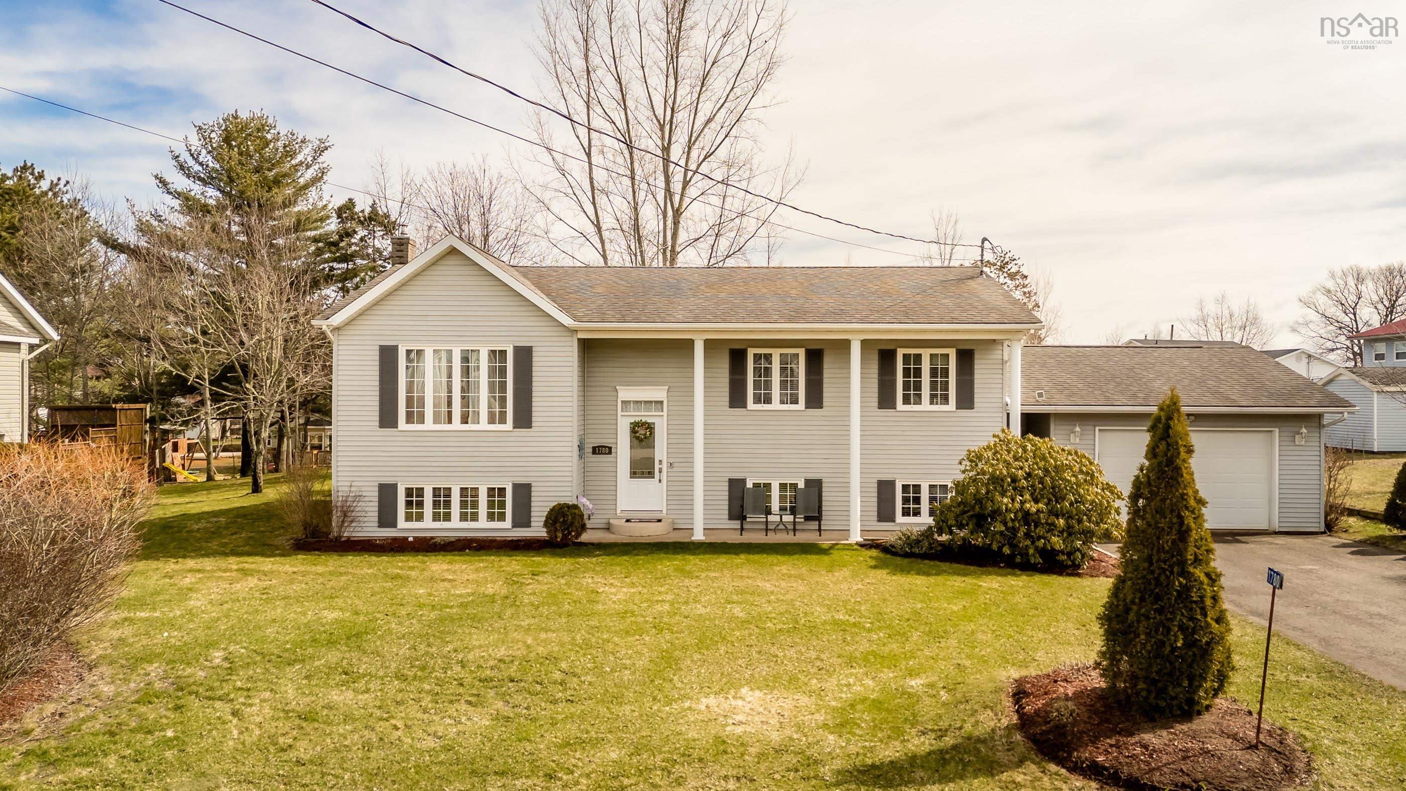 $459,900.00: 1780 Acadia Drive, Kingston