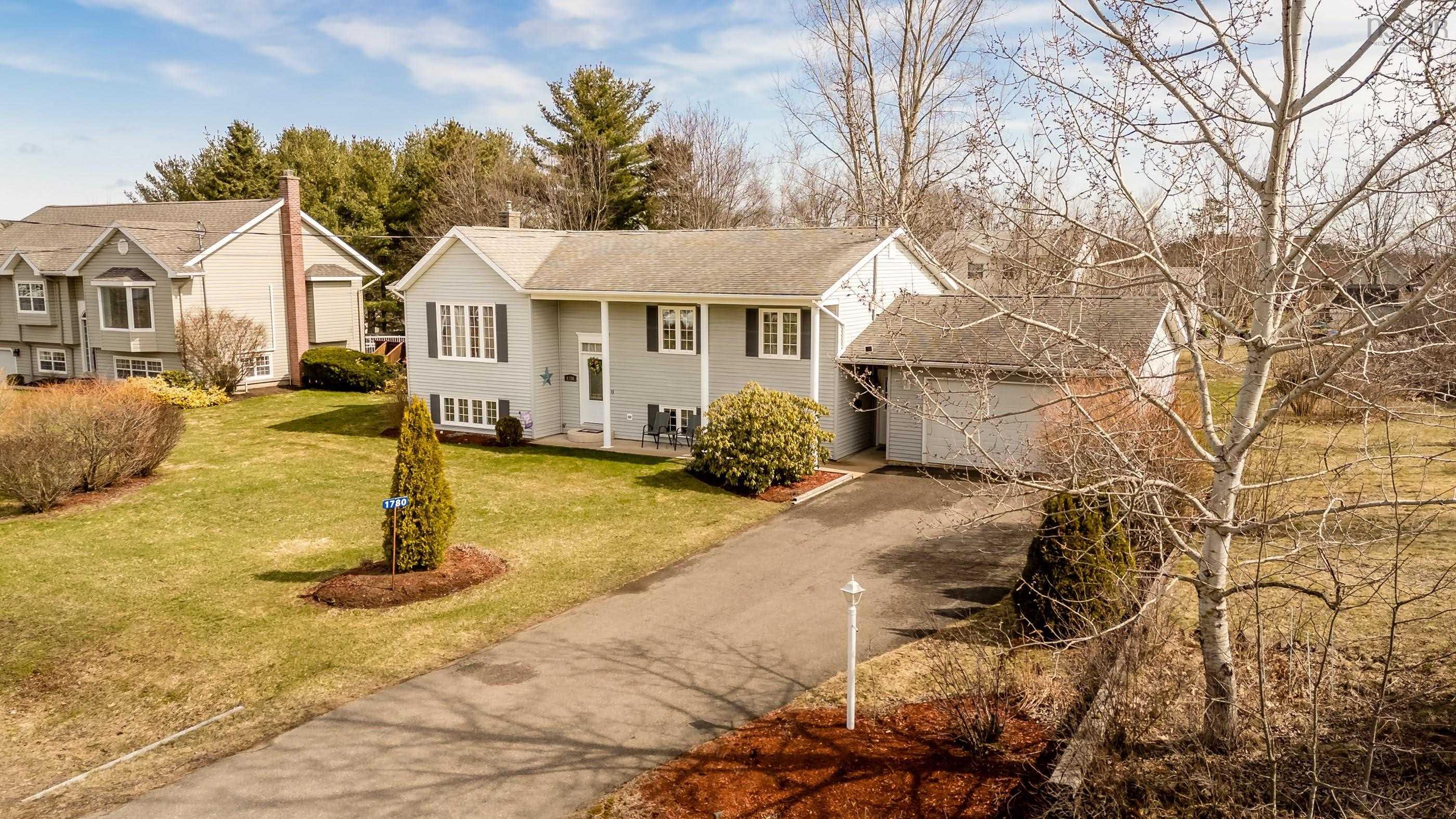 $459,900.00: 1780 Acadia Drive, Kingston