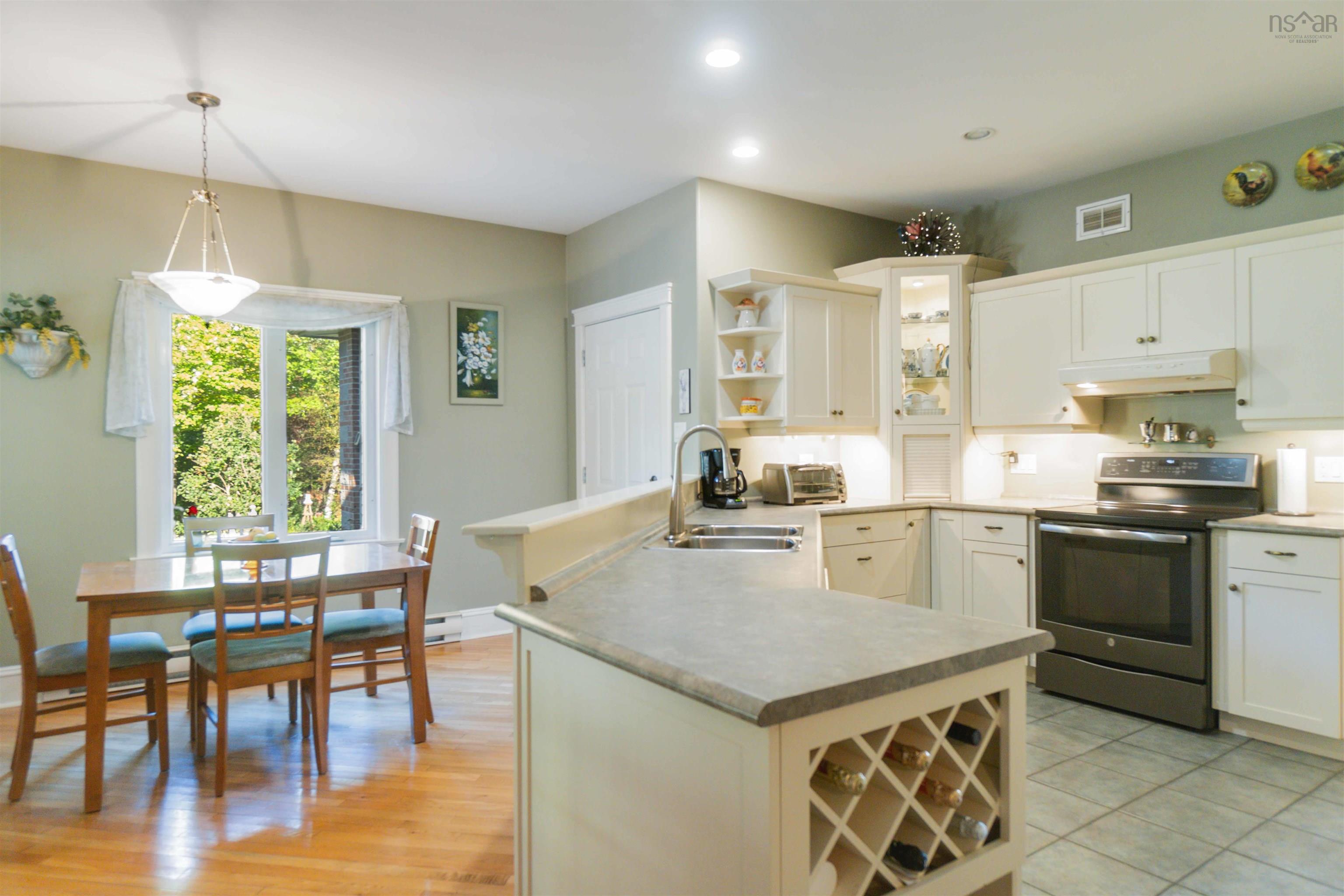 $697,500.00: 93 Ronald Avenue, Cambridge