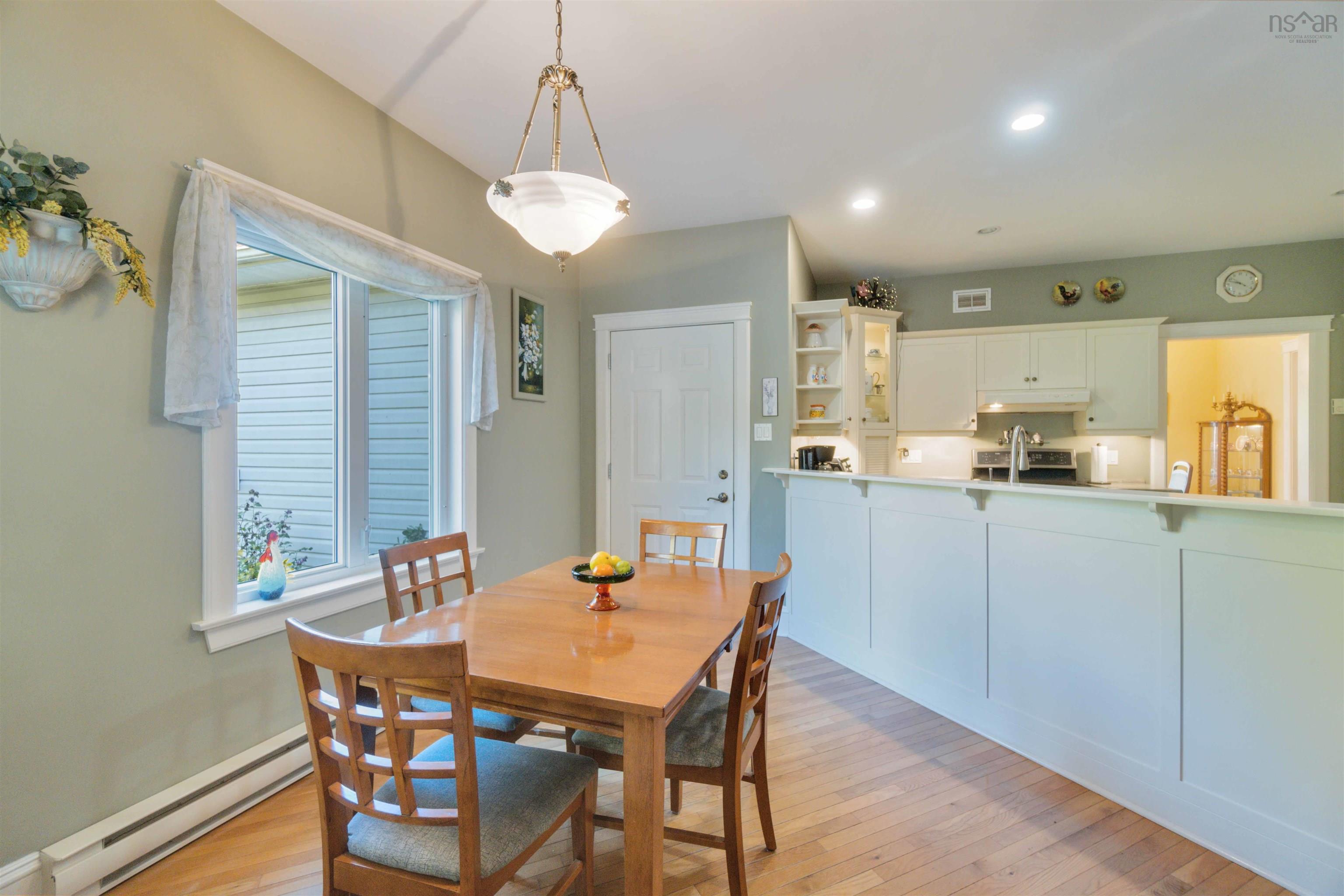 $697,500.00: 93 Ronald Avenue, Cambridge