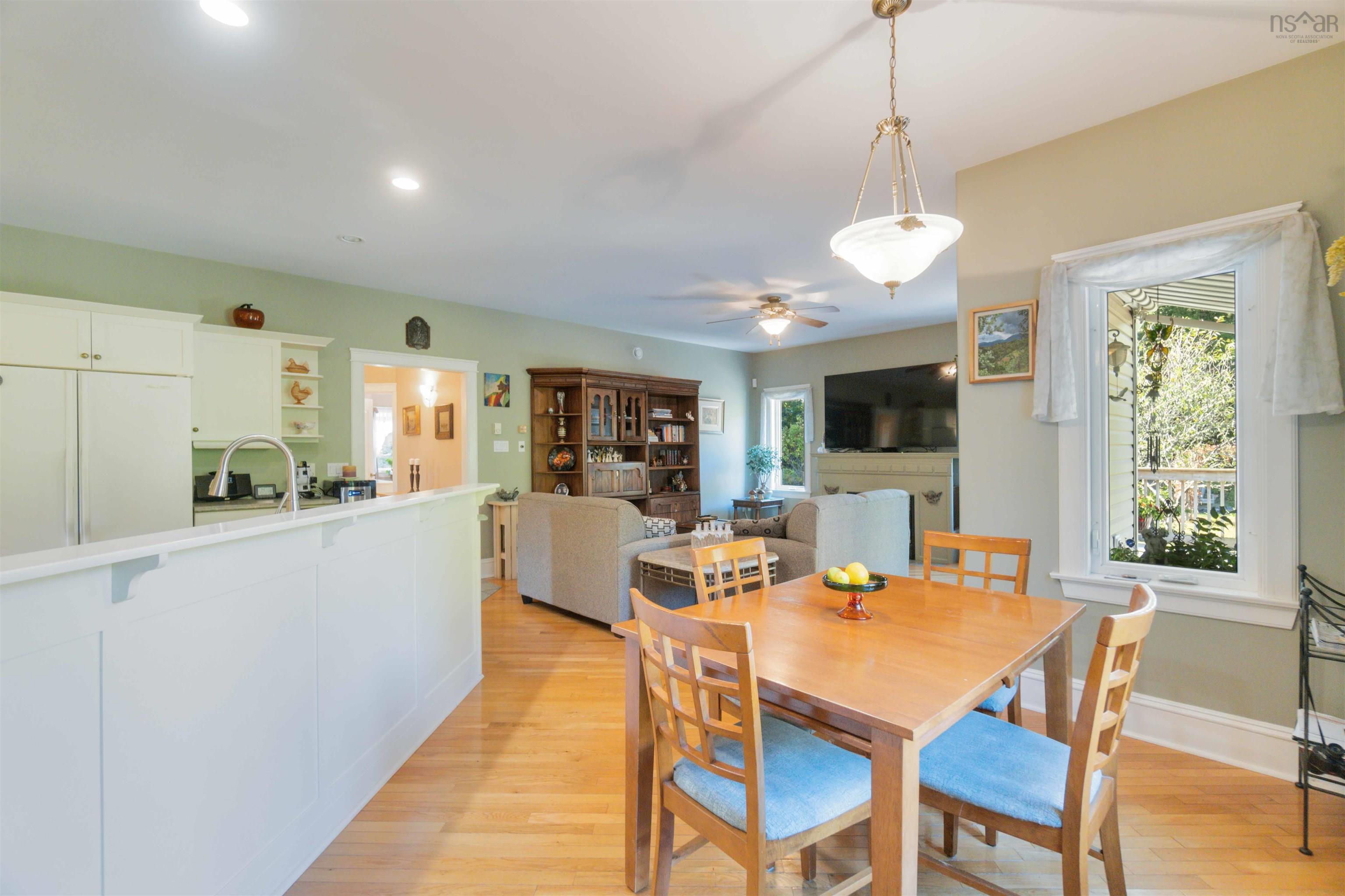$697,500.00: 93 Ronald Avenue, Cambridge
