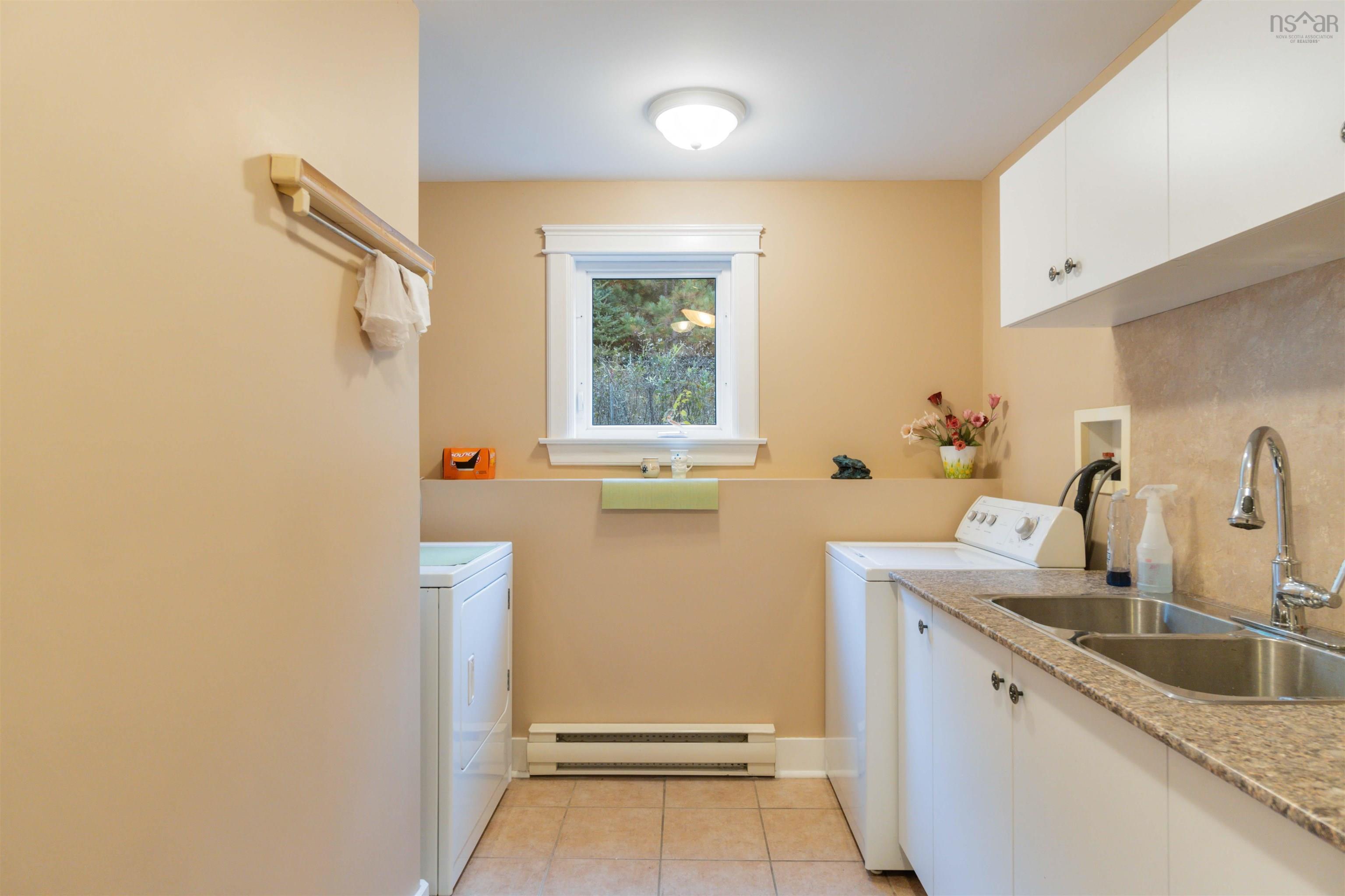 $697,500.00: 93 Ronald Avenue, Cambridge