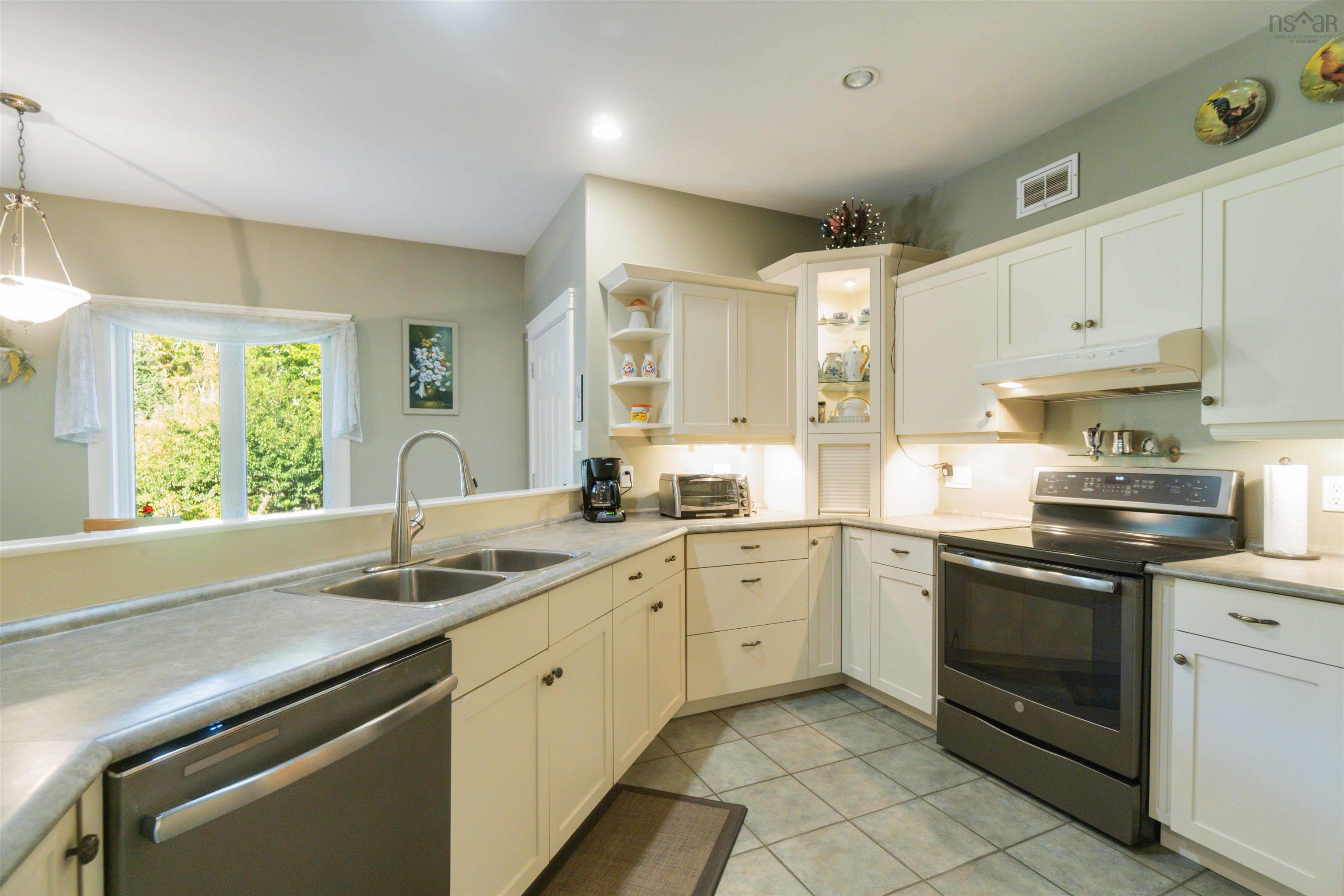 $697,500.00: 93 Ronald Avenue, Cambridge