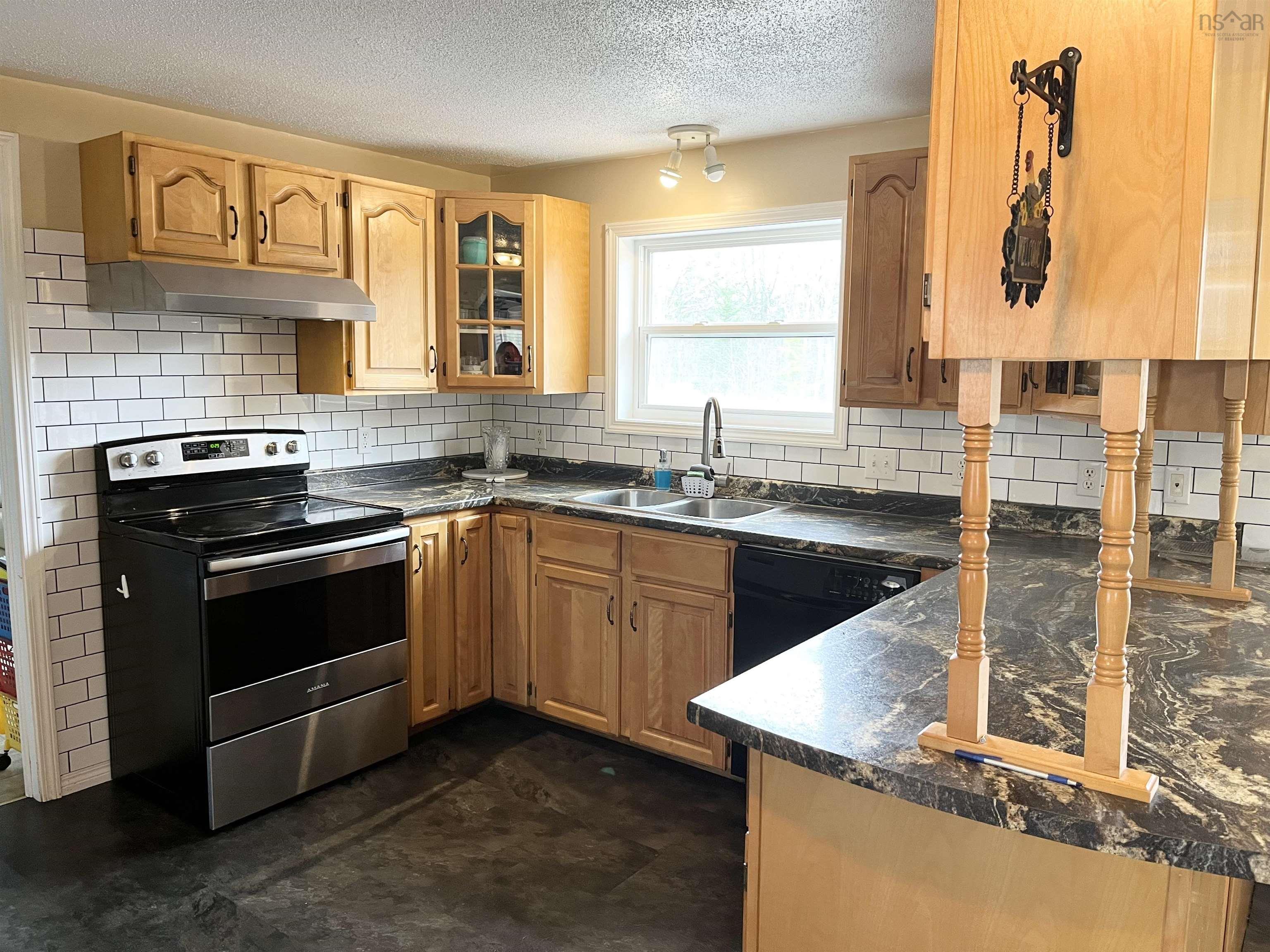 $530,000.00: 2905 Highway 3, Brass Hill