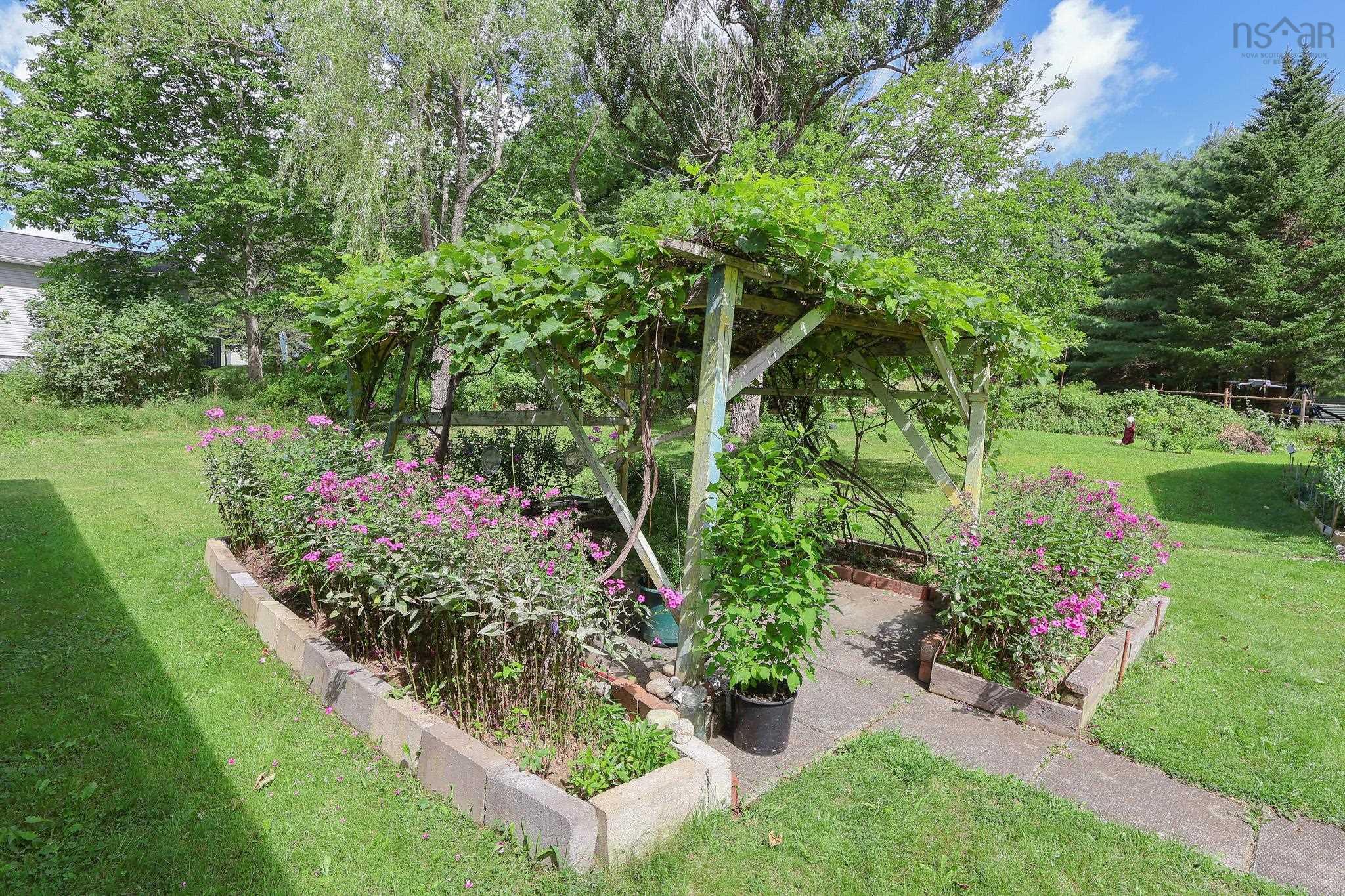 $379,900.00: 452 Oakhill Road, Oakhill