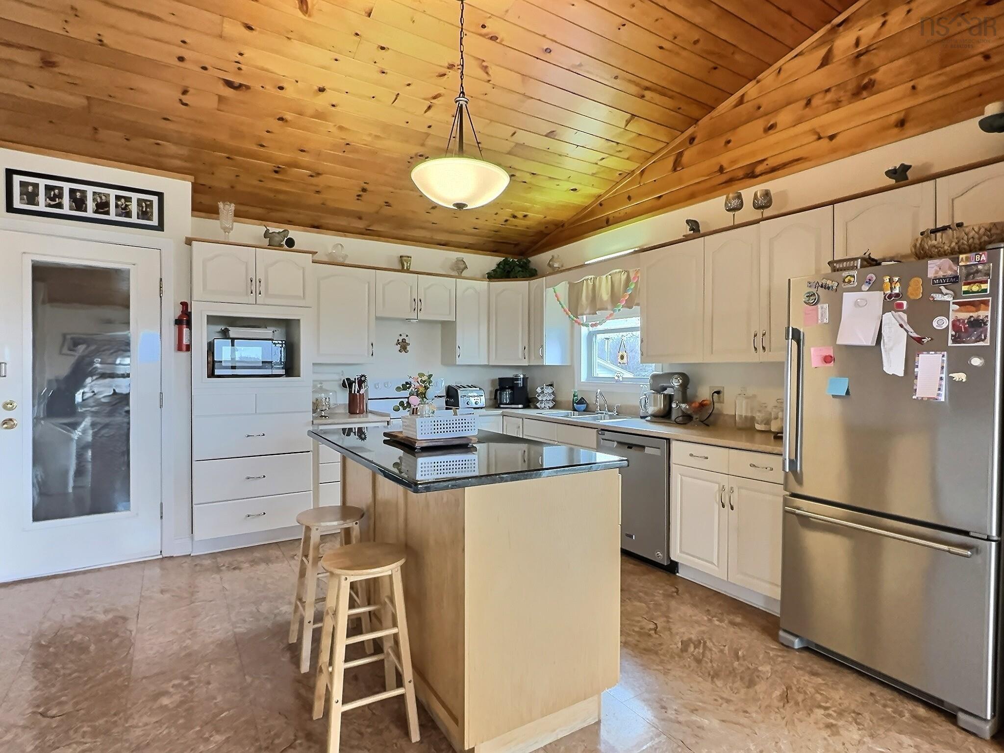 $549,000.00: 341 311 Highway, North River