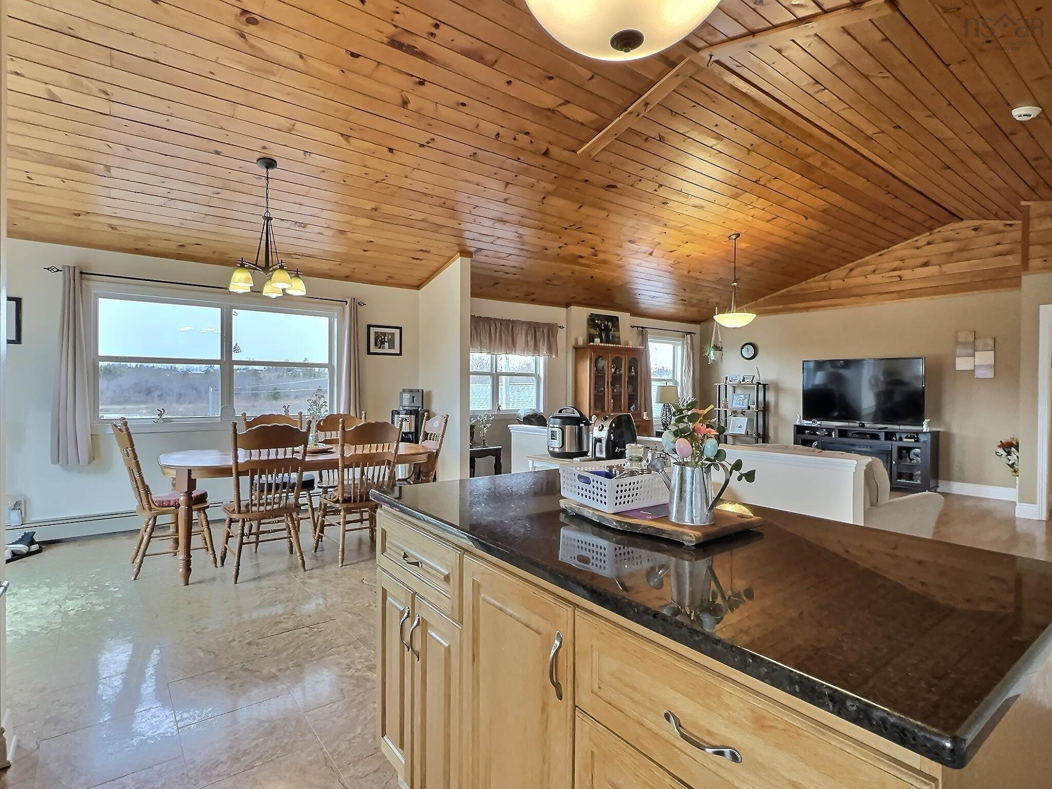 $549,000.00: 341 311 Highway, North River