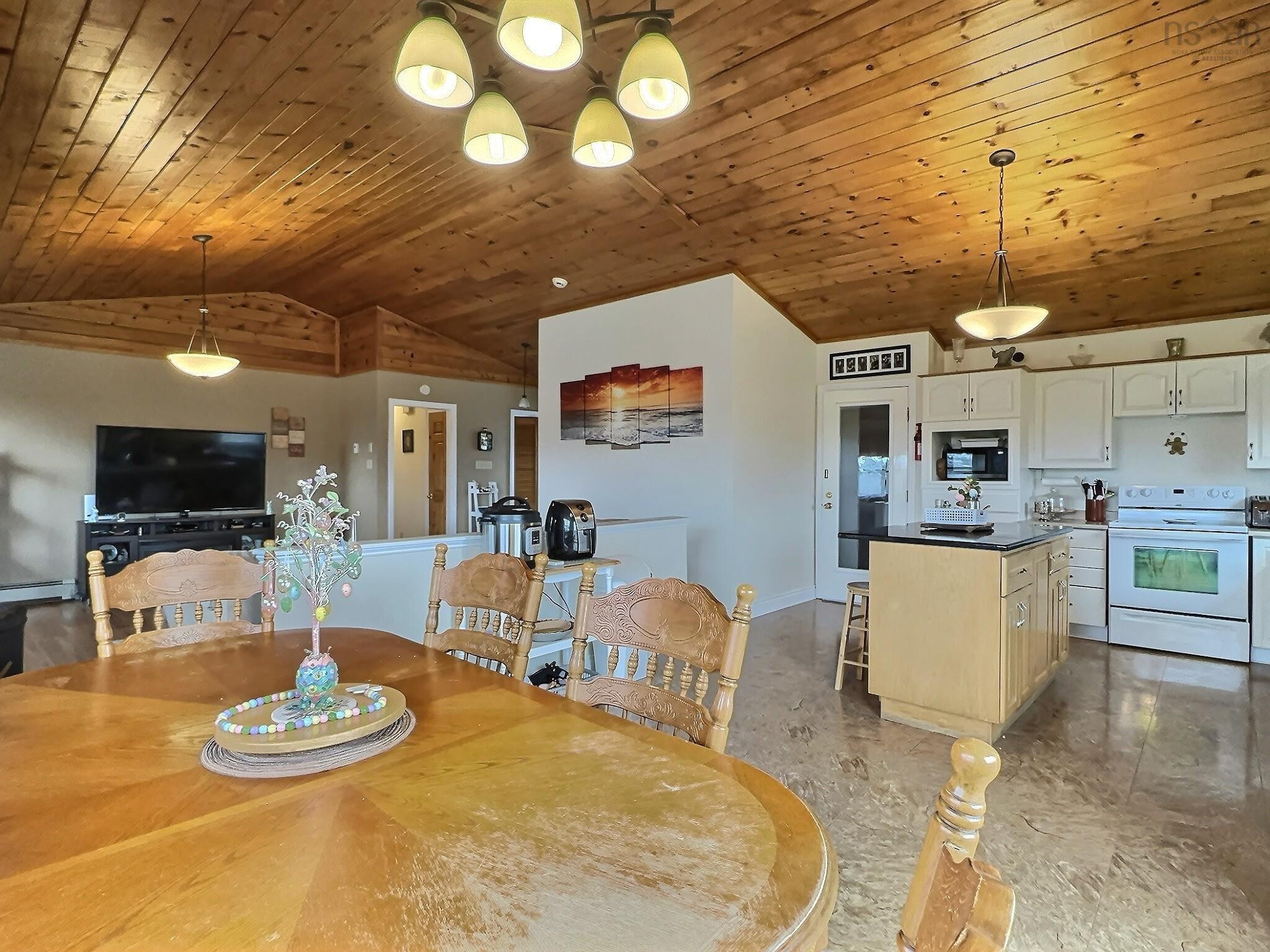 $549,000.00: 341 311 Highway, North River