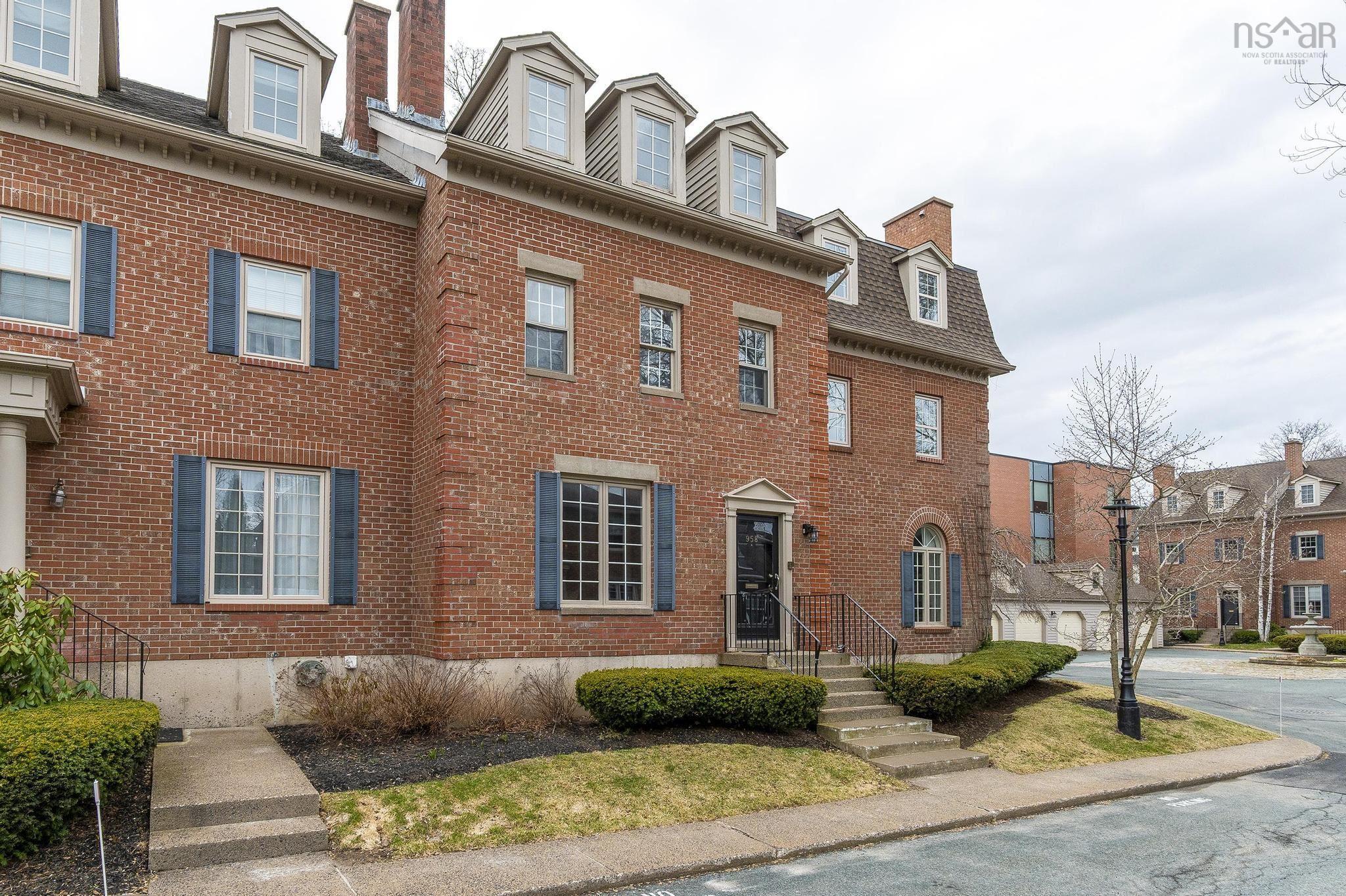 $950,000.00: 958 Lindola Place, Halifax