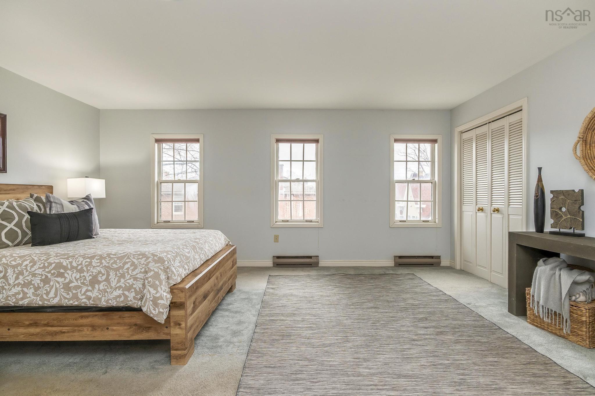 $950,000.00: 958 Lindola Place, Halifax