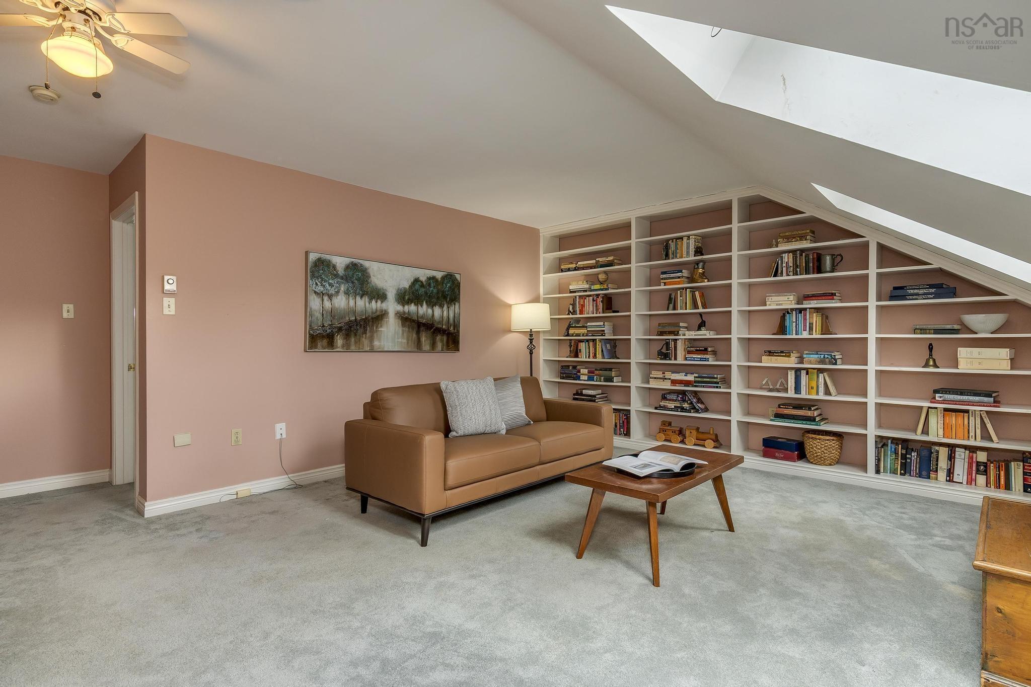 $950,000.00: 958 Lindola Place, Halifax