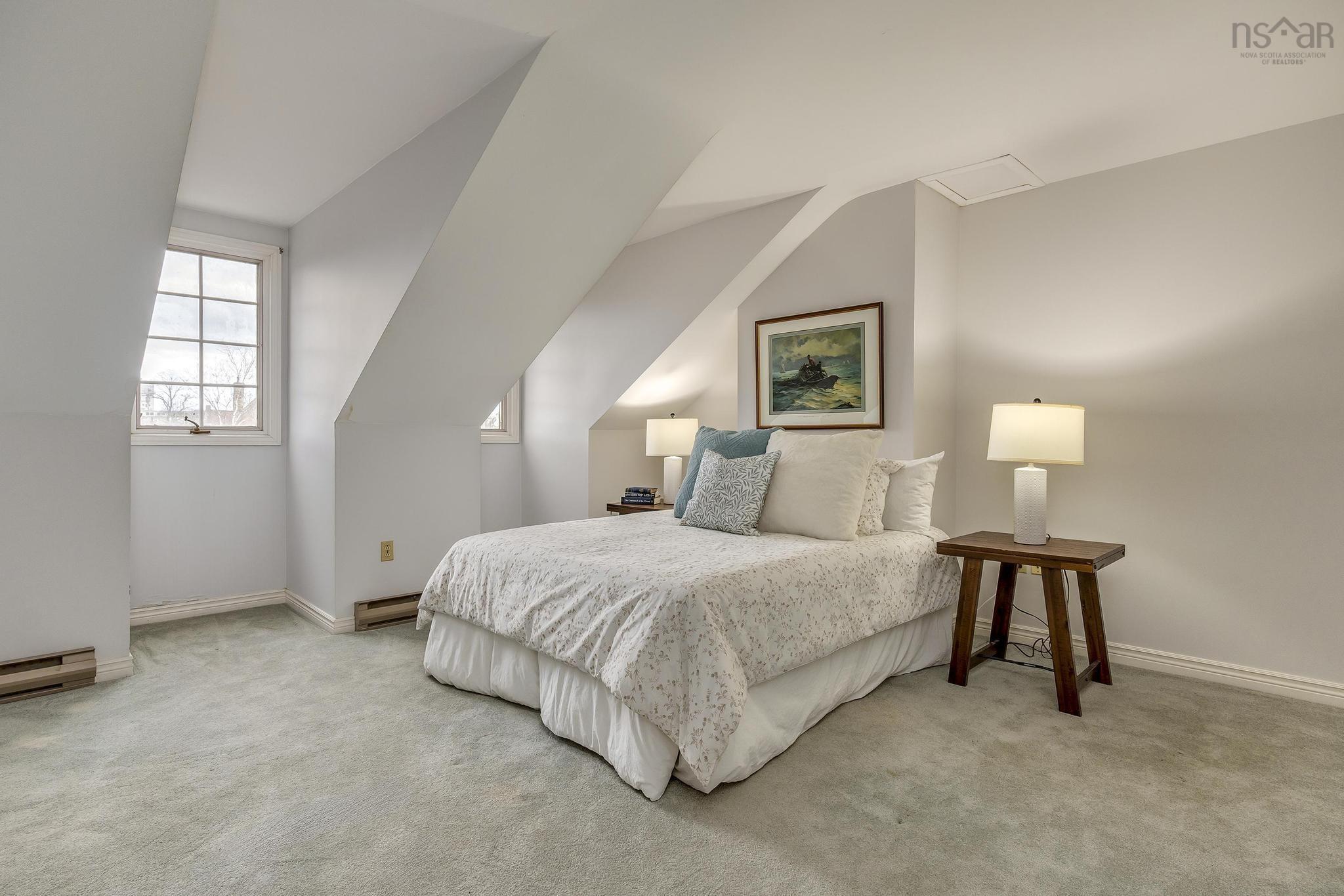$950,000.00: 958 Lindola Place, Halifax