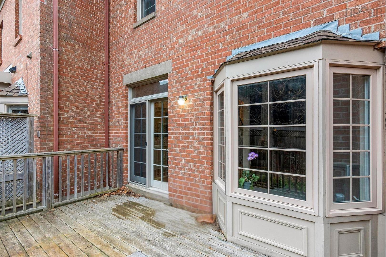 $950,000.00: 958 Lindola Place, Halifax