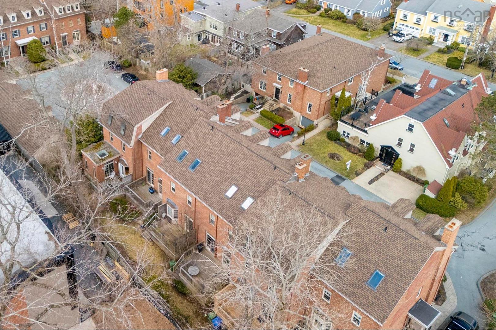 $950,000.00: 958 Lindola Place, Halifax