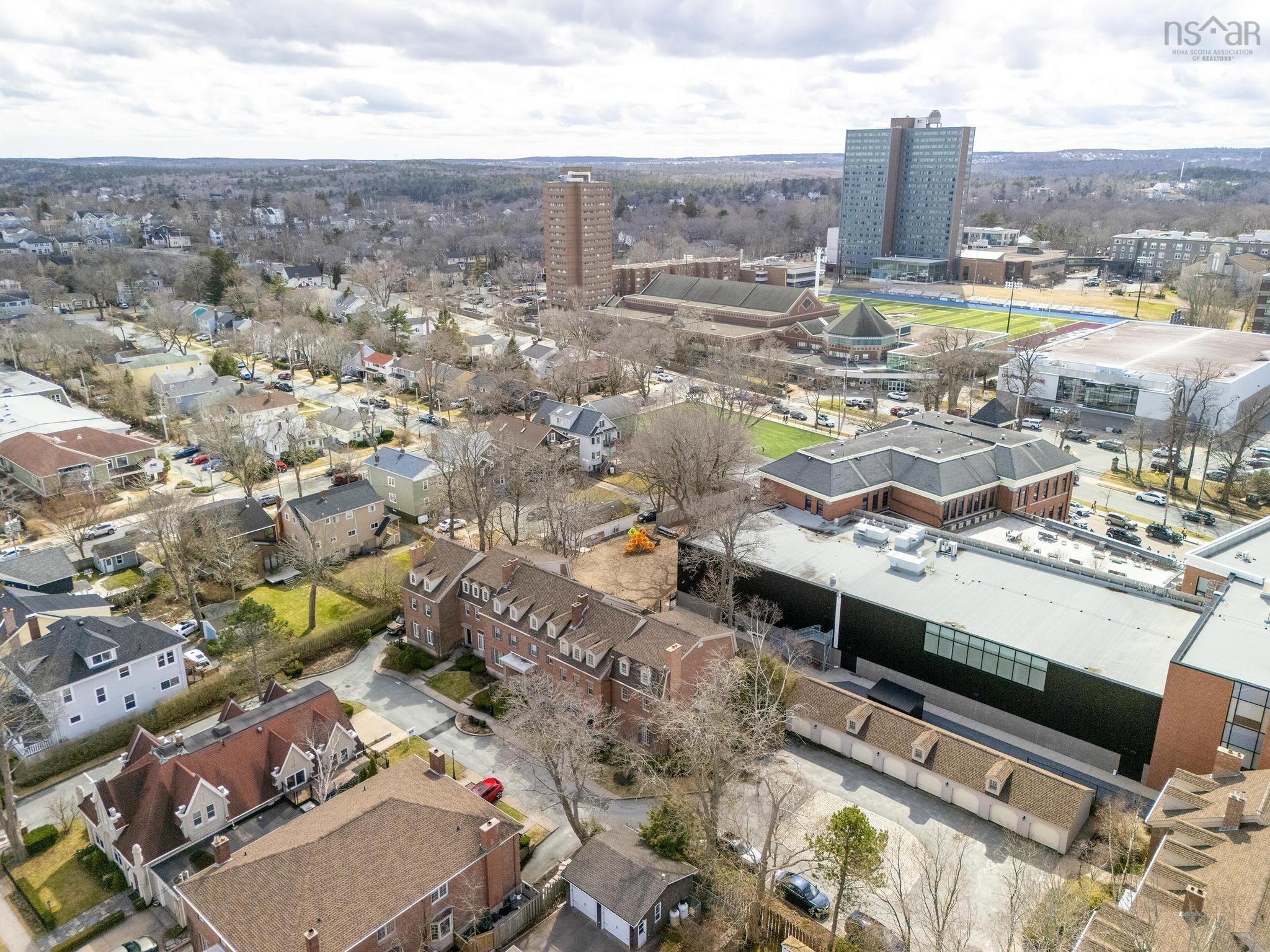 $950,000.00: 958 Lindola Place, Halifax