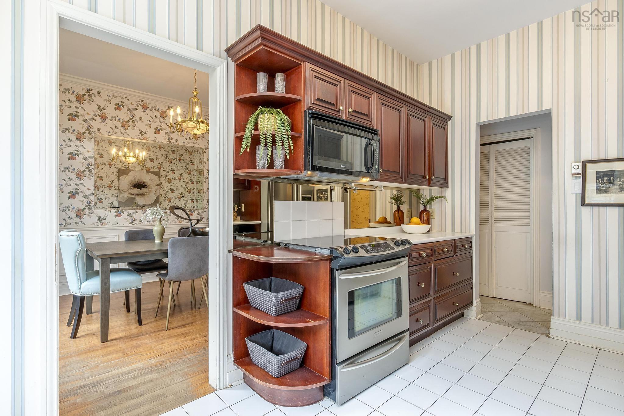 $950,000.00: 958 Lindola Place, Halifax