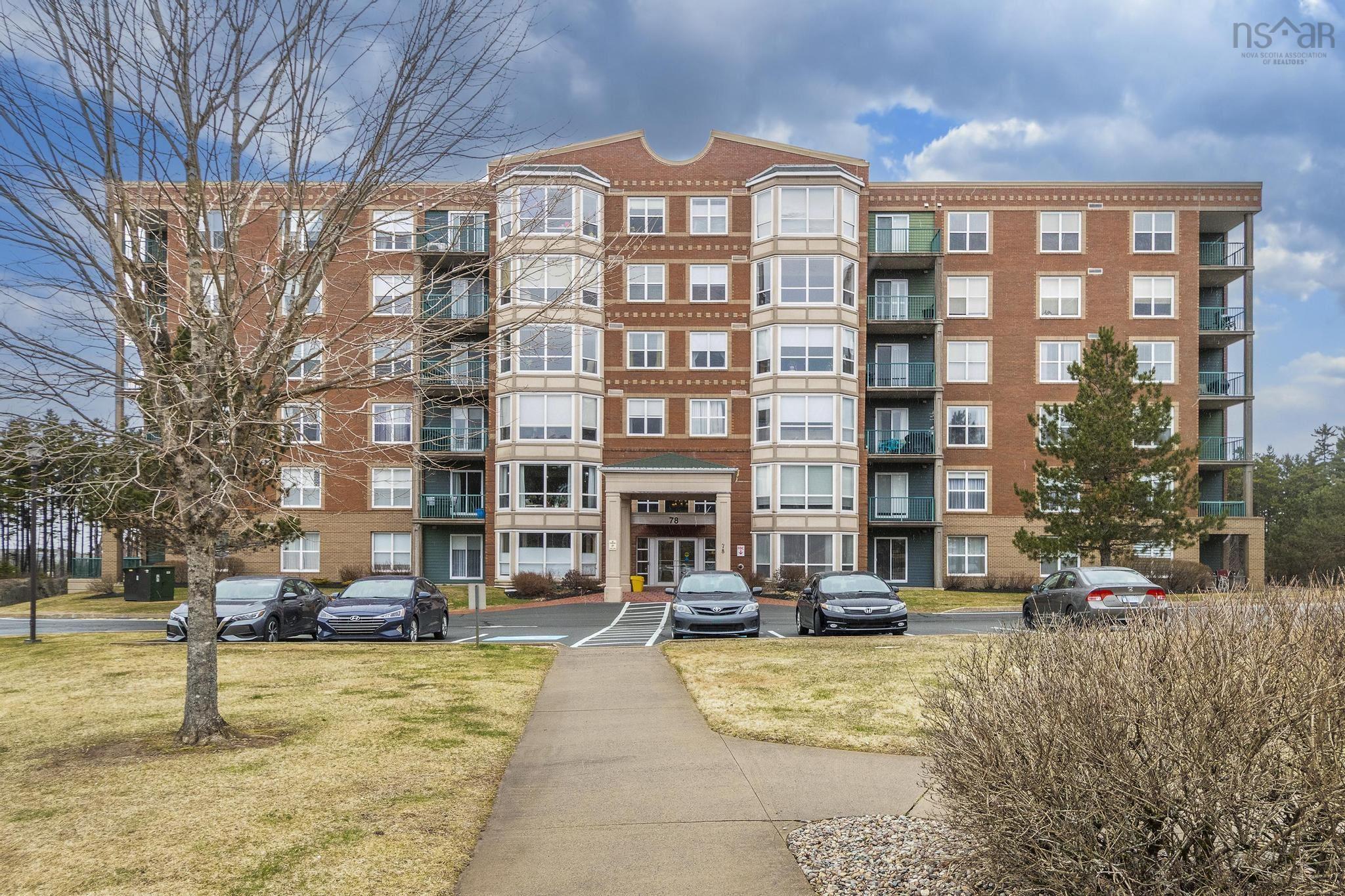 $500,000.00: 503 78 Regency Park Drive, Halifax