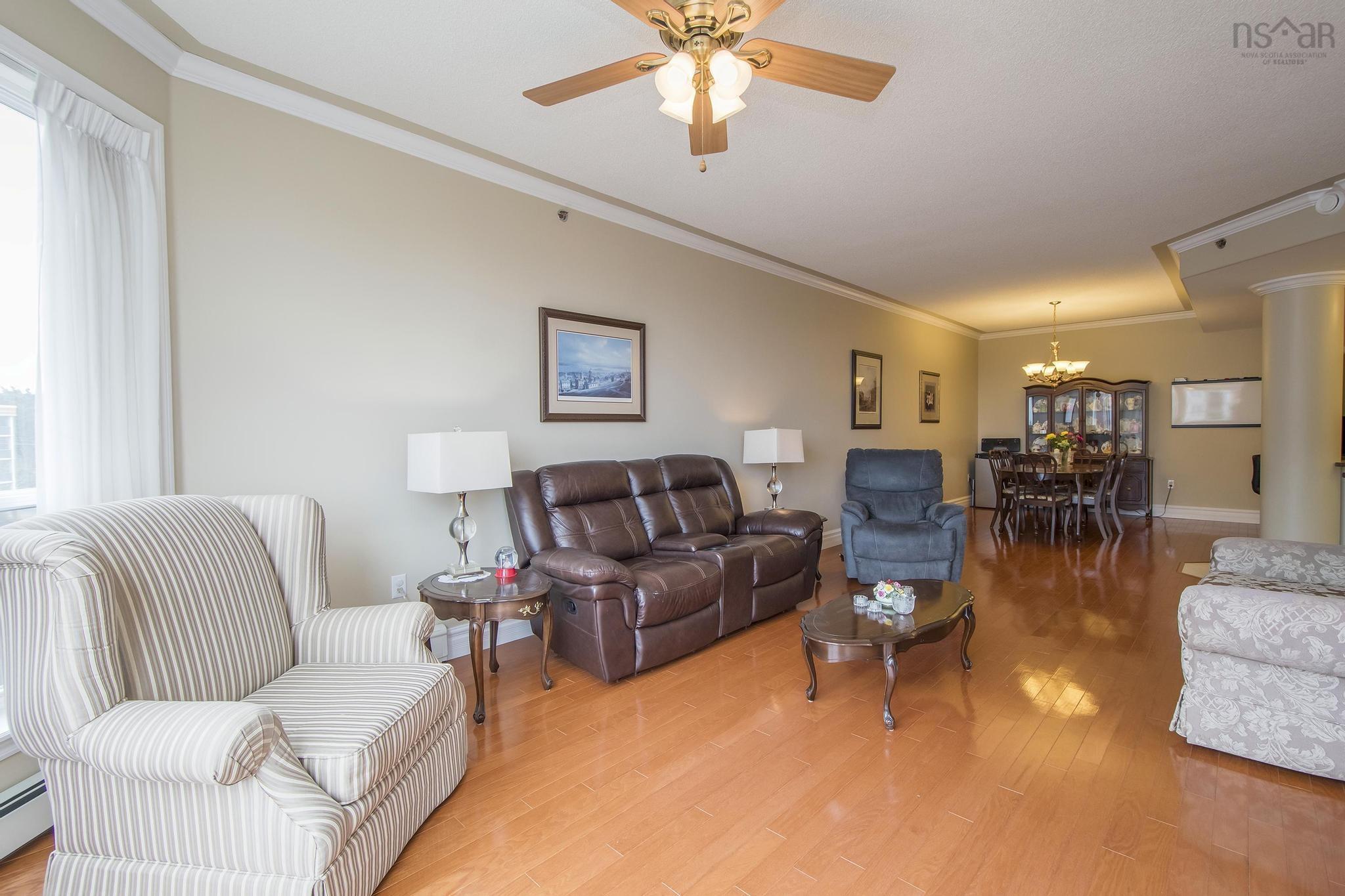 $500,000.00: 503 78 Regency Park Drive, Halifax