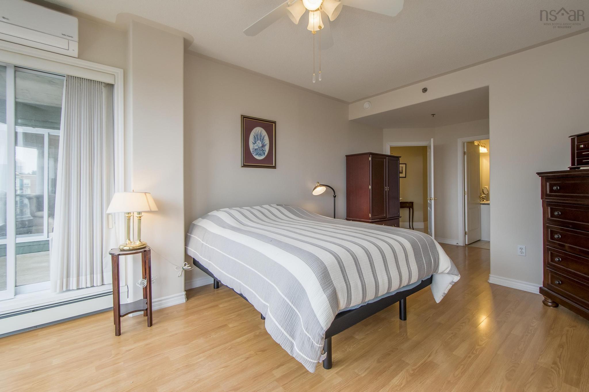 $500,000.00: 503 78 Regency Park Drive, Halifax