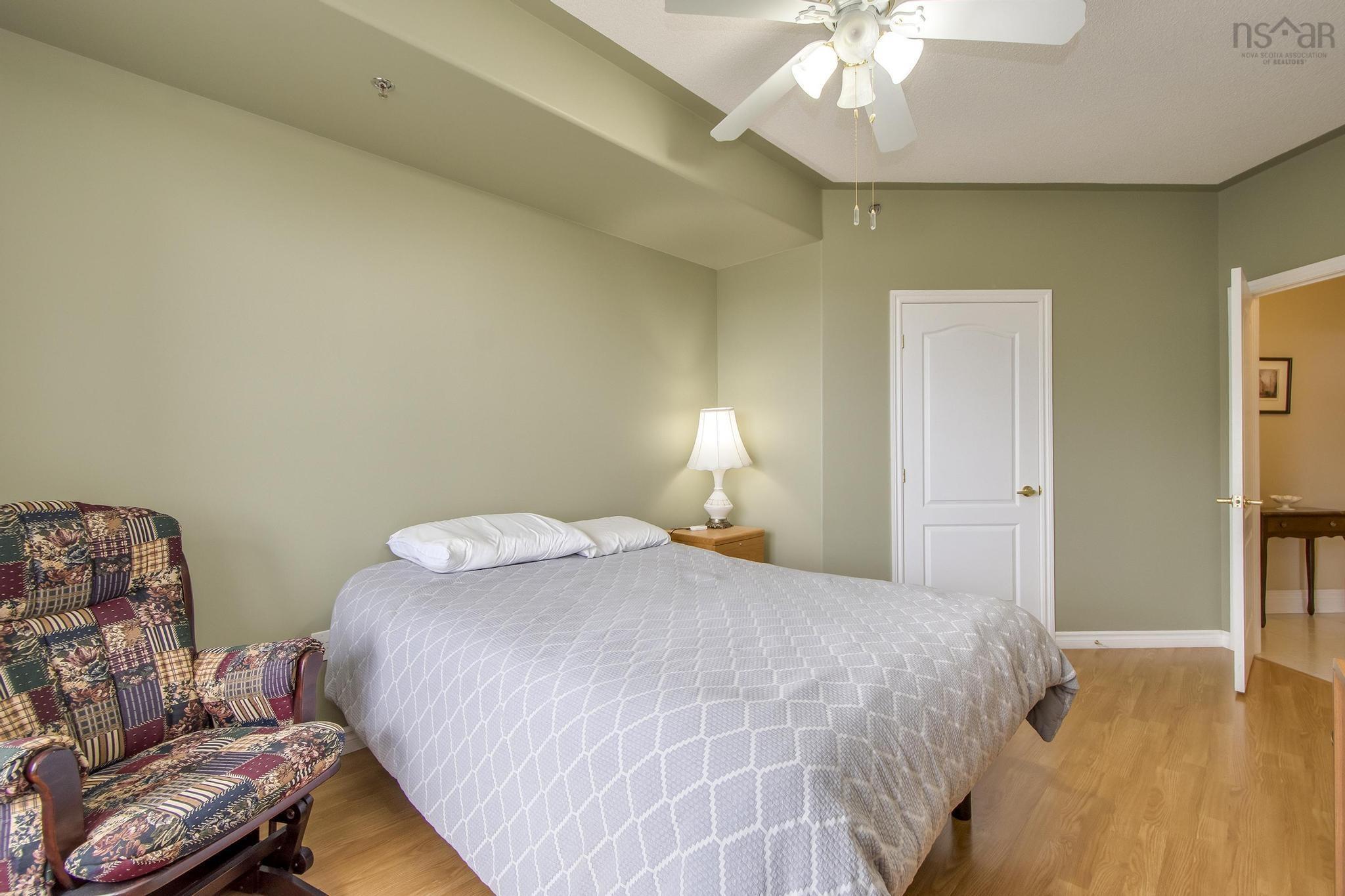 $500,000.00: 503 78 Regency Park Drive, Halifax