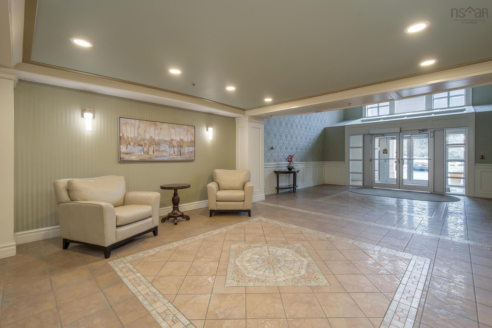 $500,000.00: 503 78 Regency Park Drive, Halifax