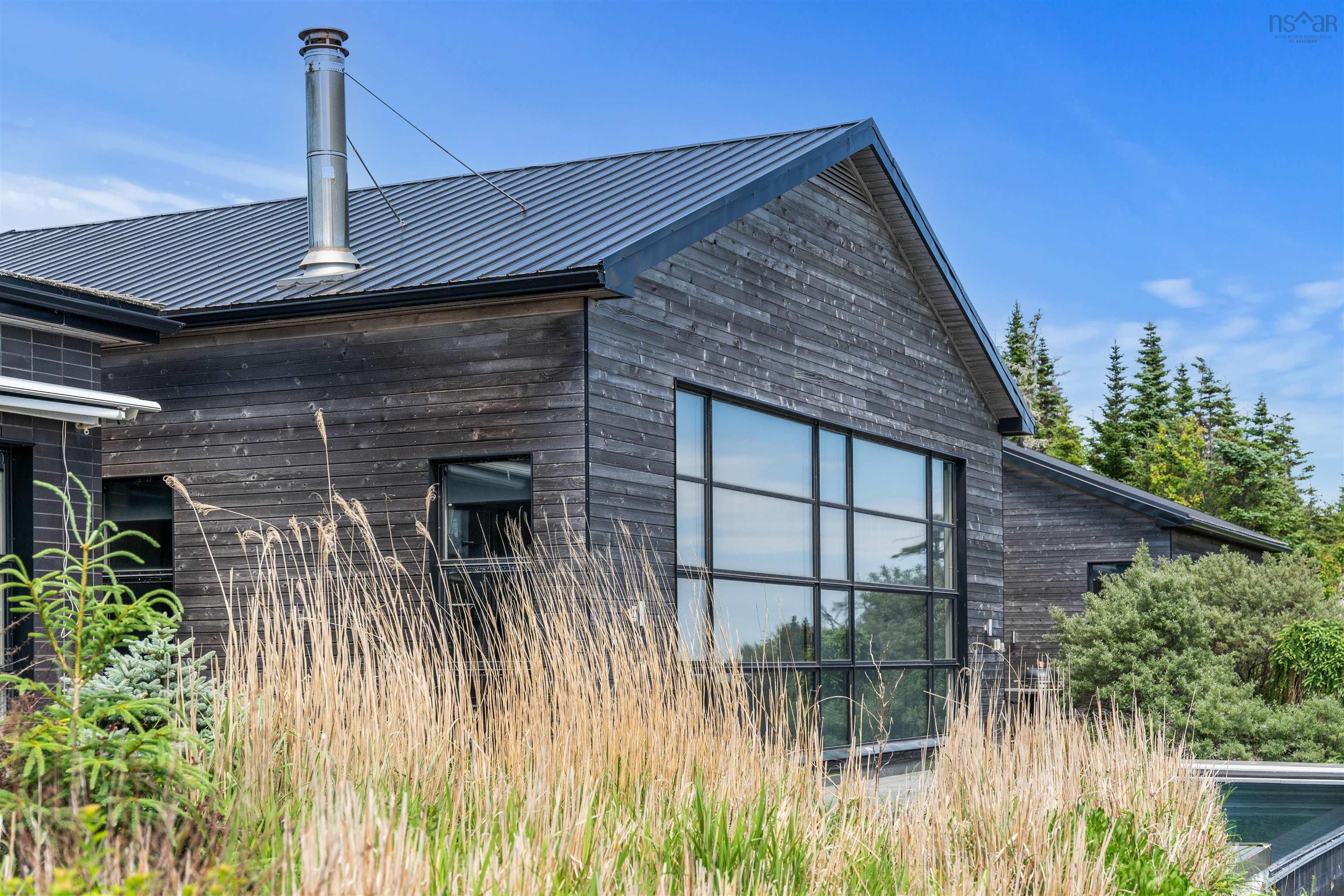 $2,500,000.00: 6999 Highway 3, Hunts Point