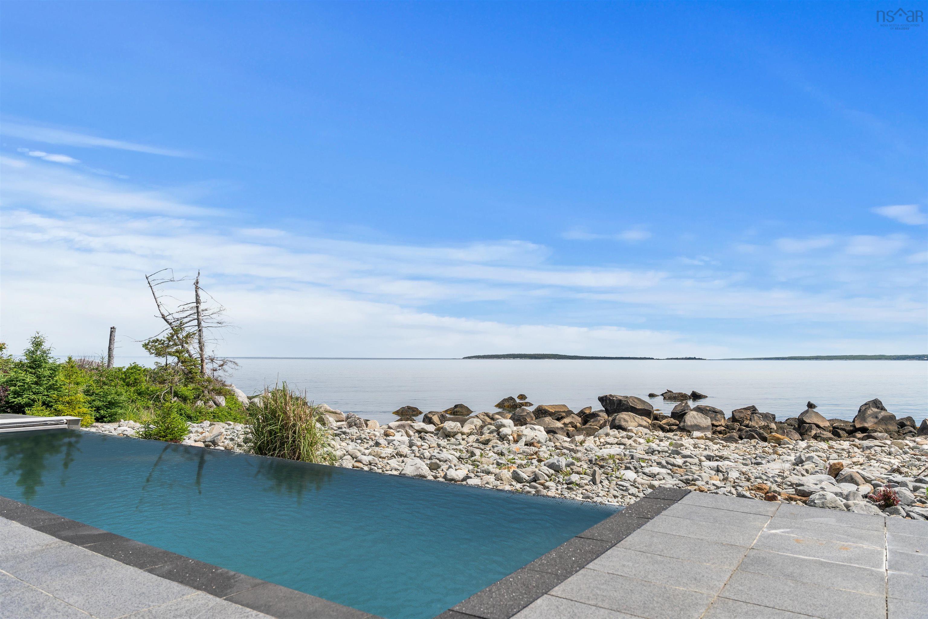 $2,500,000.00: 6999 Highway 3, Hunts Point