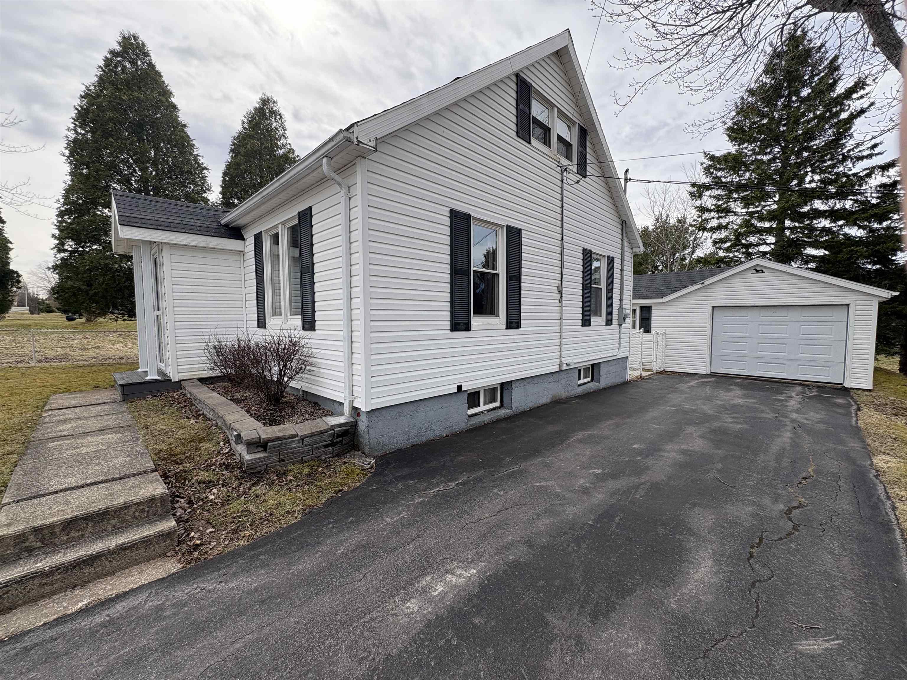 $210,000.00: 2152 Queen Street, Westville