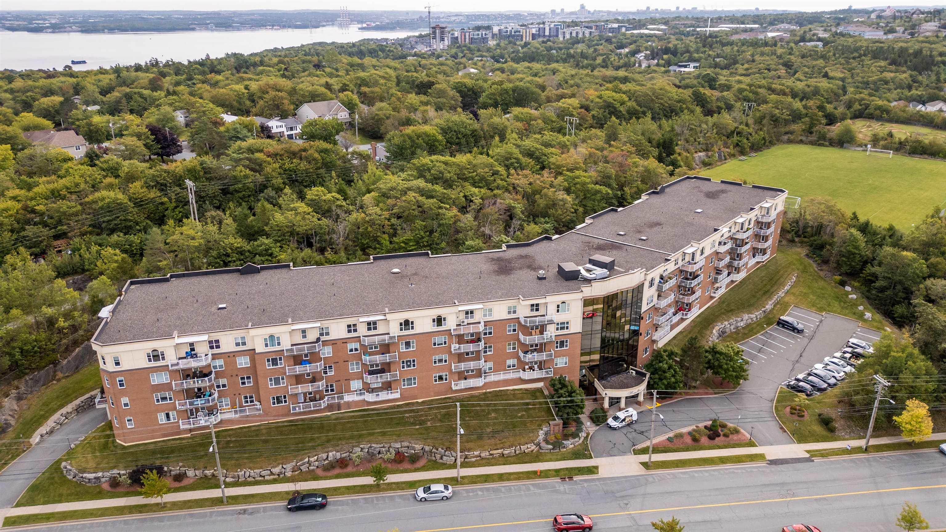 203 767 Parkland Drive 