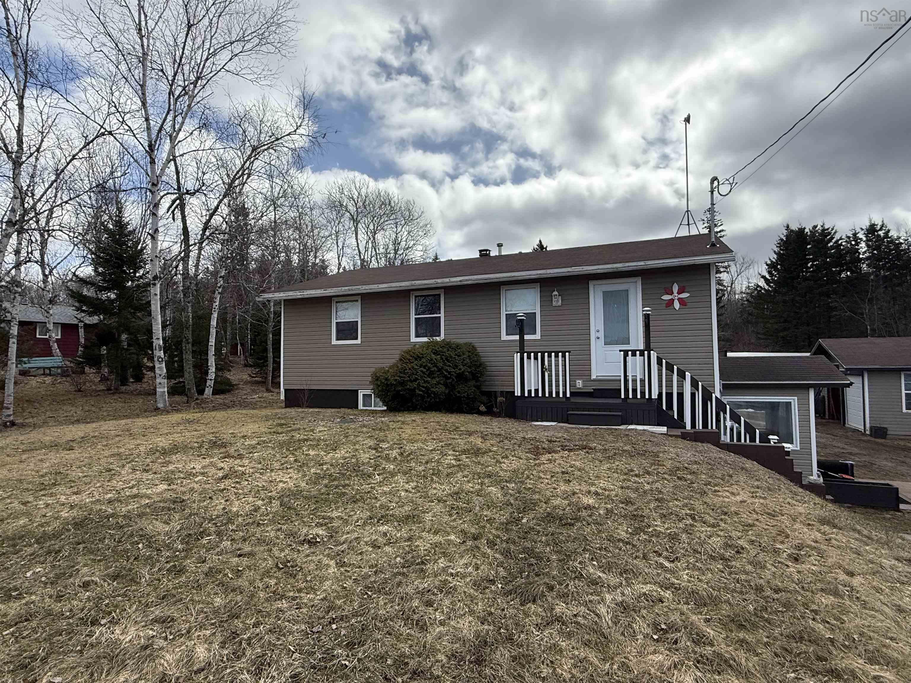 $329,900.00: 238 MacMaster Road, Gaspereaux Lake