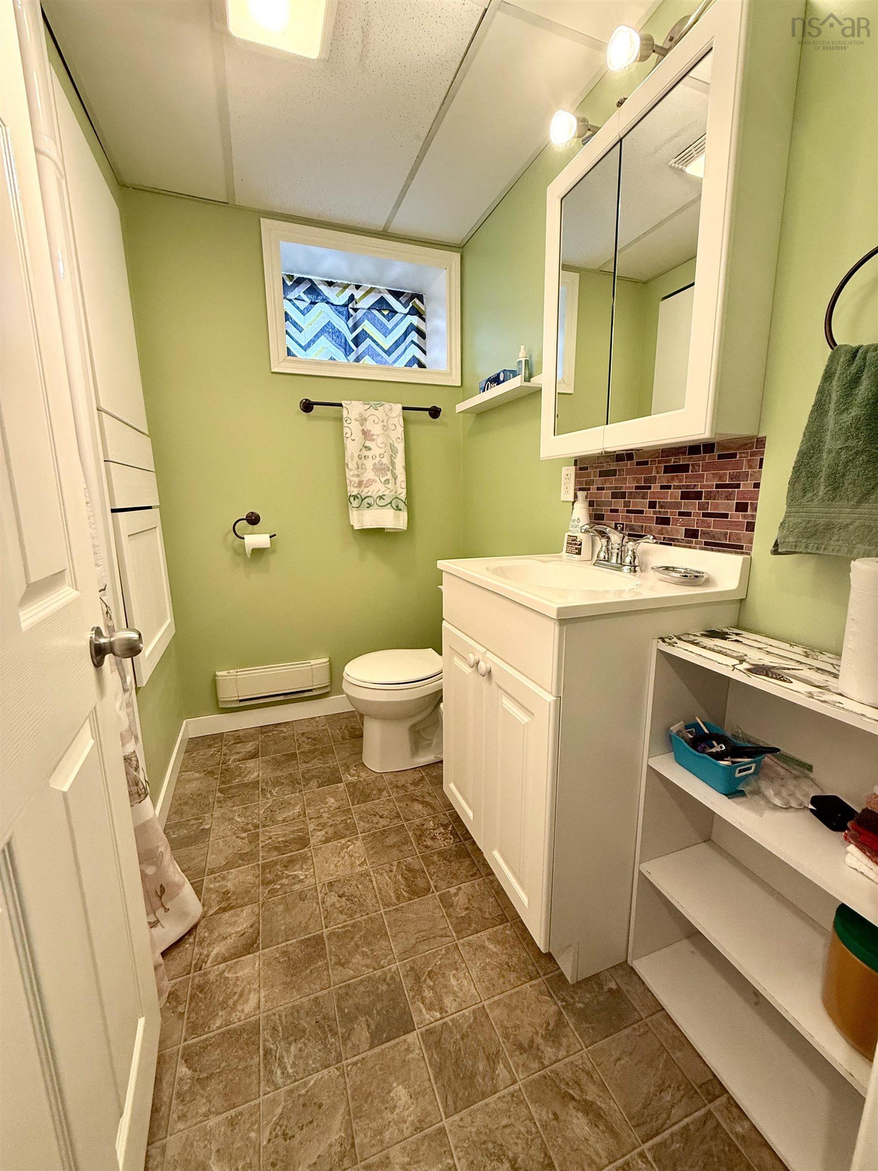 $329,900.00: 238 MacMaster Road, Gaspereaux Lake