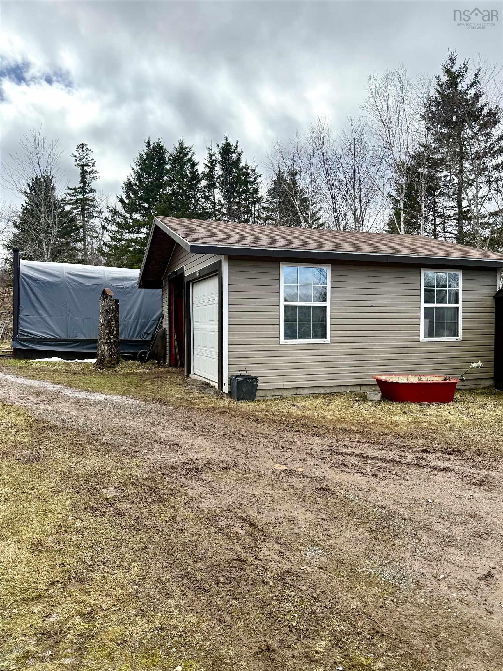 $329,900.00: 238 MacMaster Road, Gaspereaux Lake