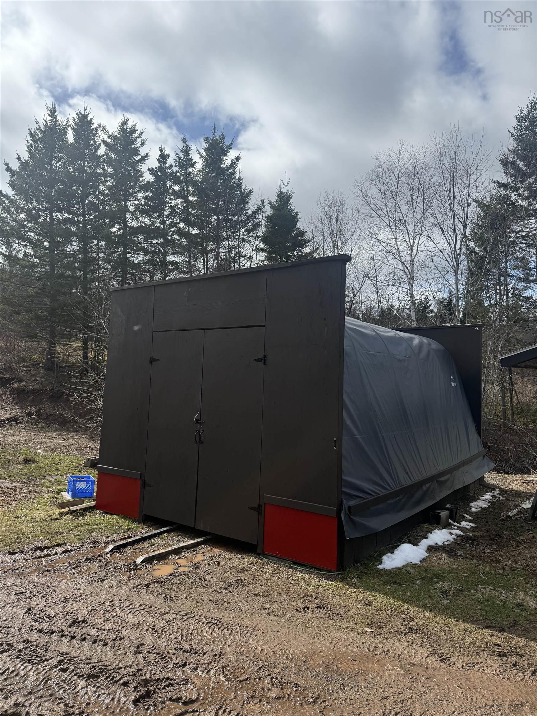 $329,900.00: 238 MacMaster Road, Gaspereaux Lake