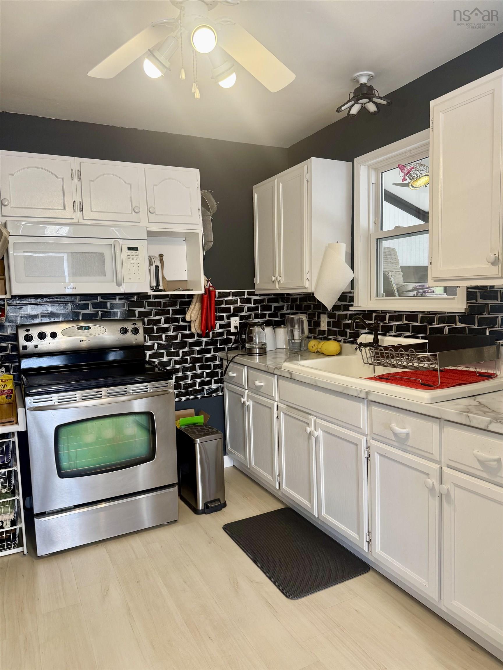 $329,900.00: 238 MacMaster Road, Gaspereaux Lake