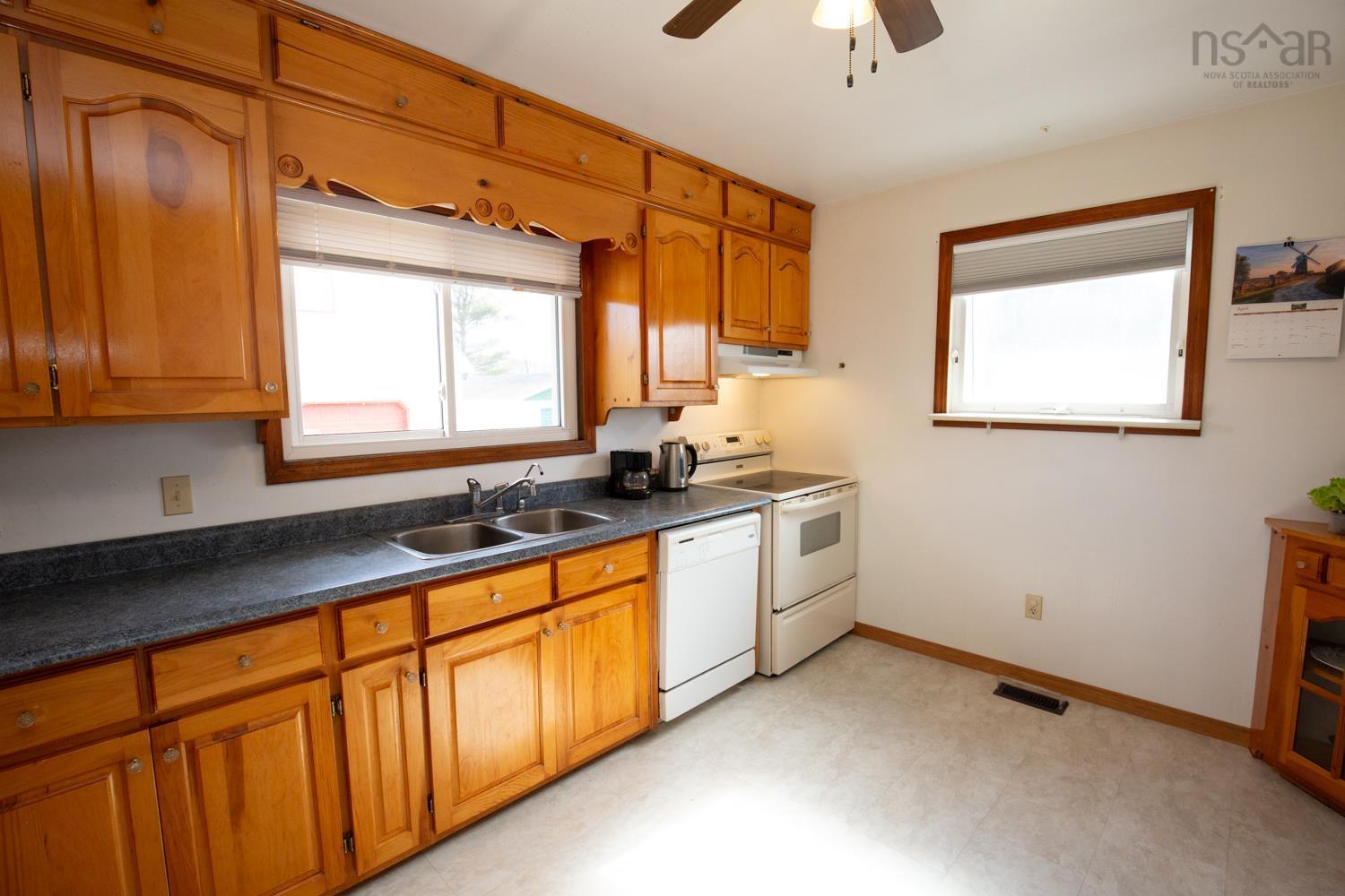 $335,000.00: 14 GLENDALE Drive, North River