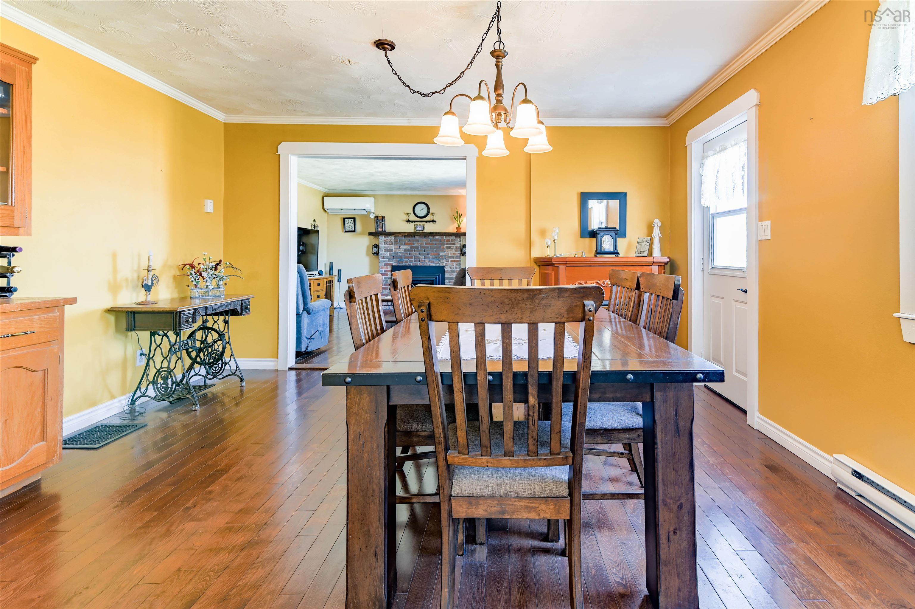 $324,900.00: 1025 Hamilton Road, Harbourville
