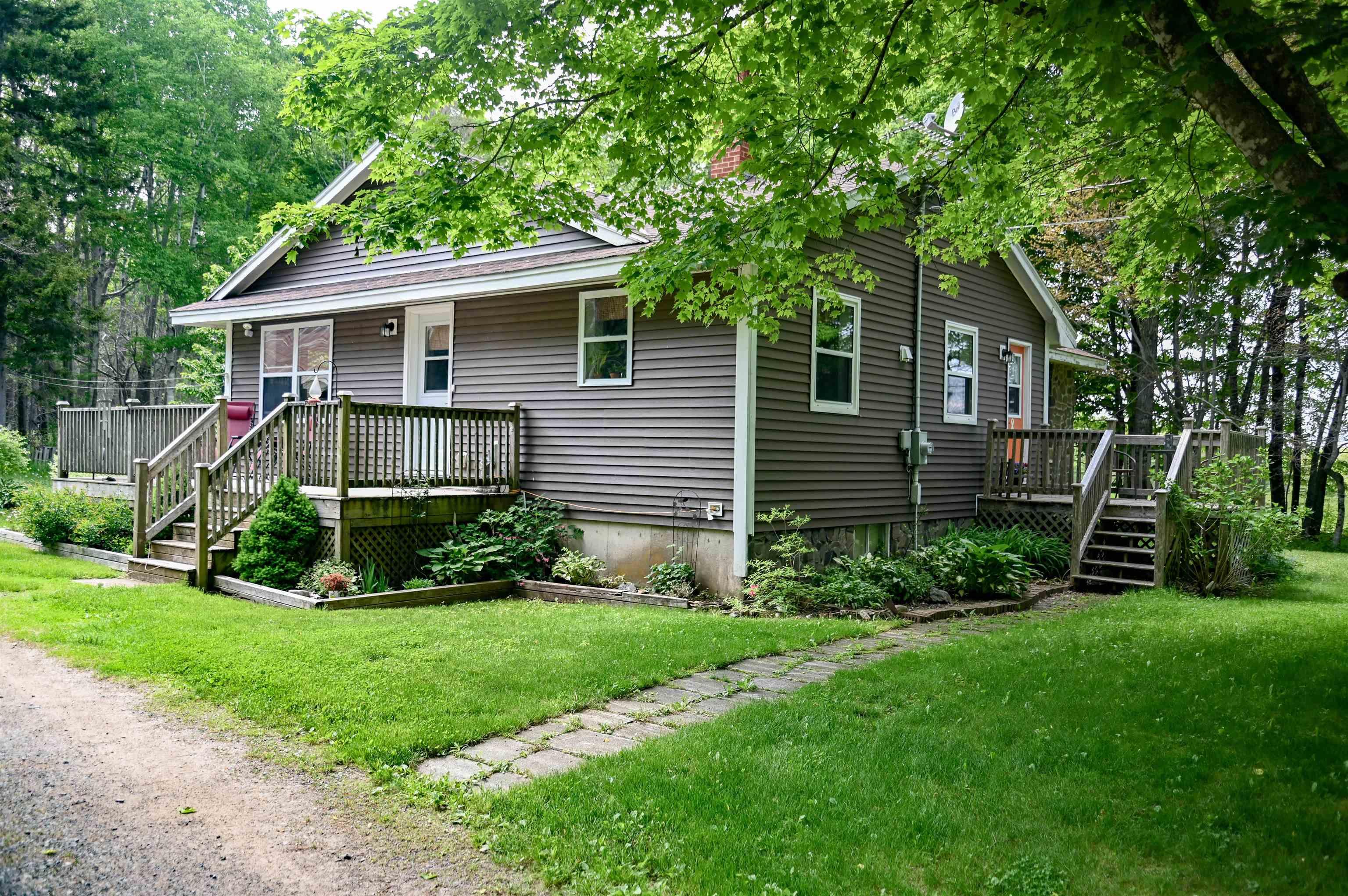$324,900.00: 1025 Hamilton Road, Harbourville