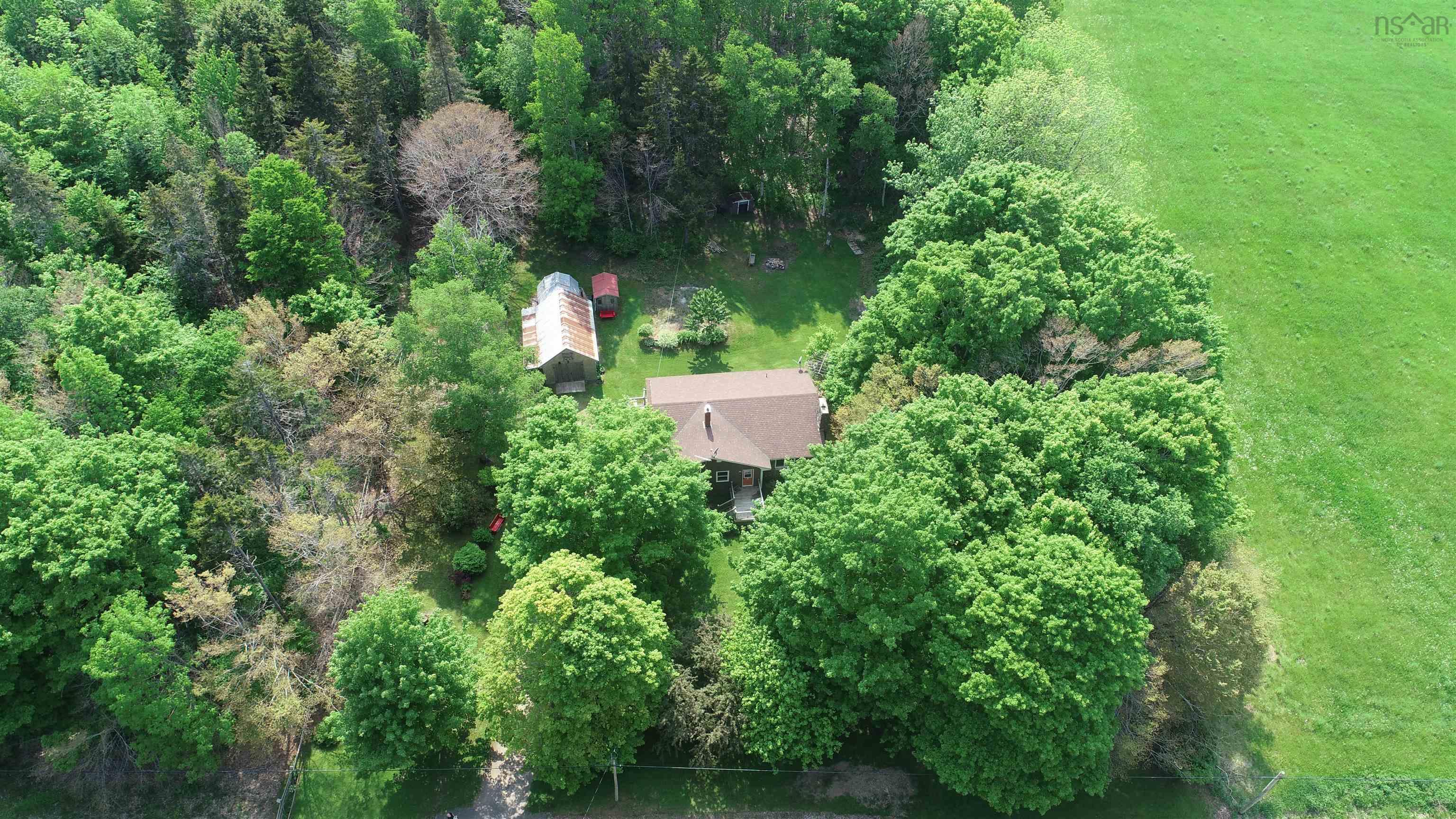 $324,900.00: 1025 Hamilton Road, Harbourville