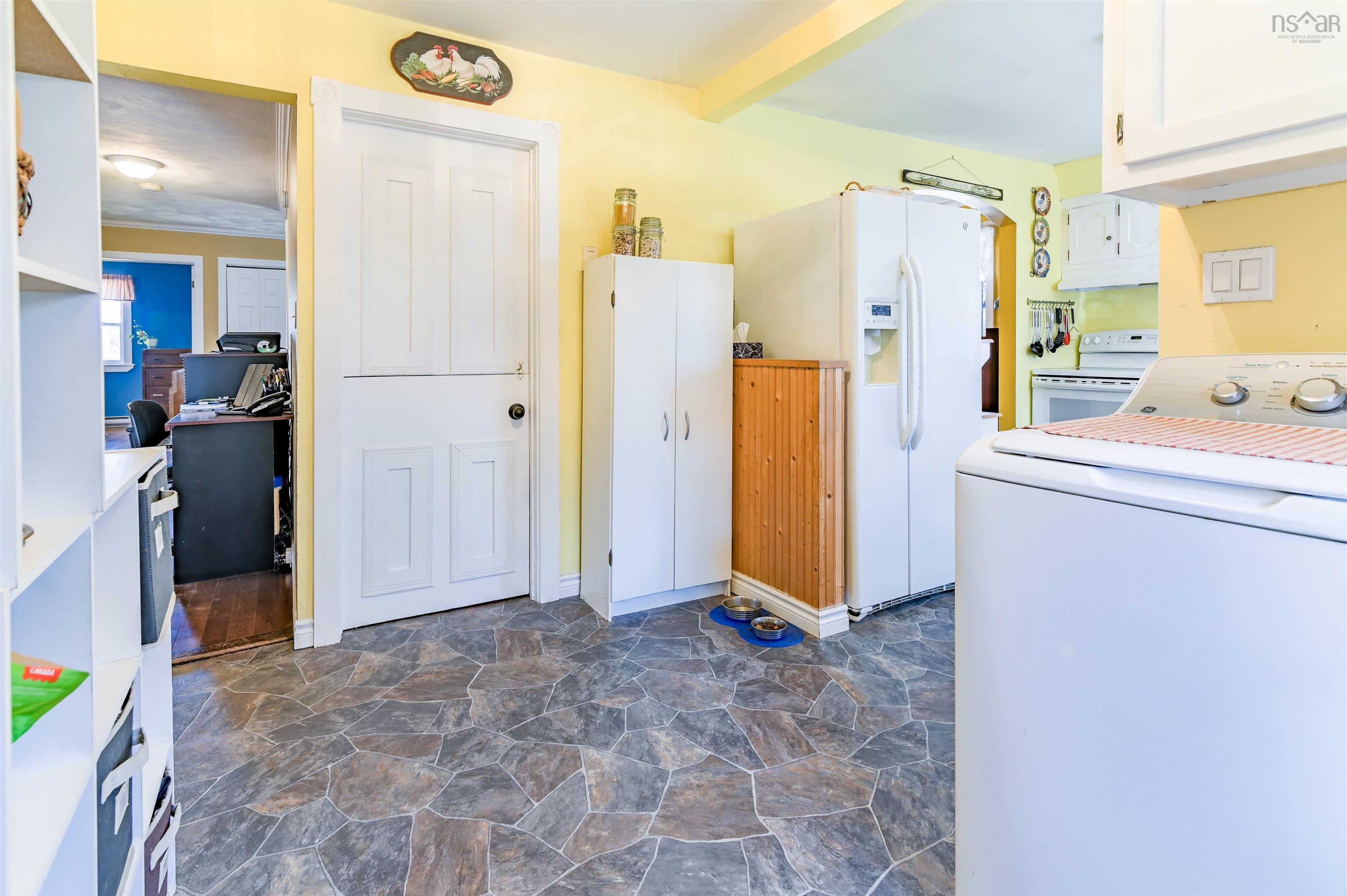 $324,900.00: 1025 Hamilton Road, Harbourville