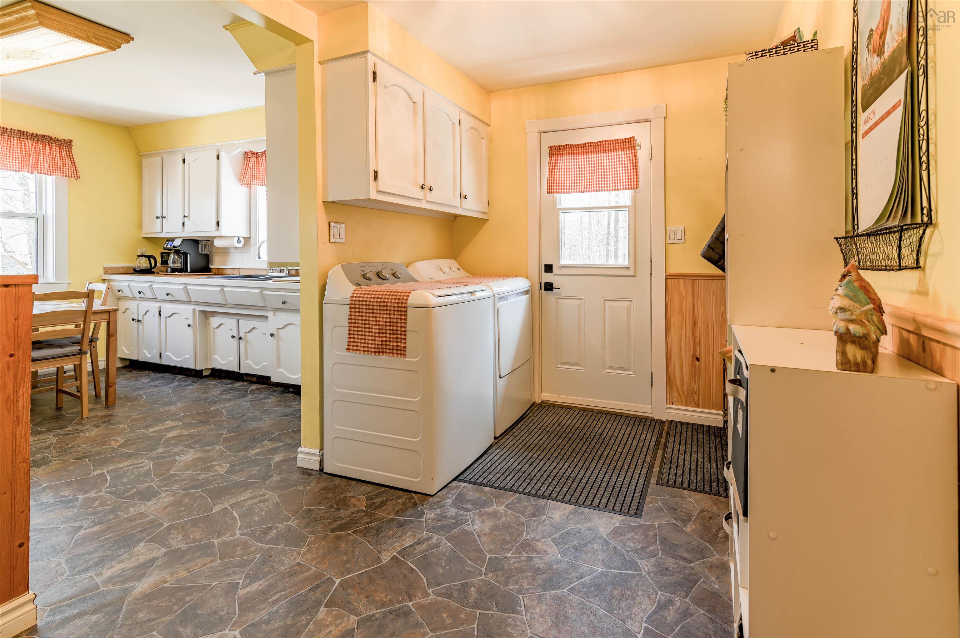 $324,900.00: 1025 Hamilton Road, Harbourville
