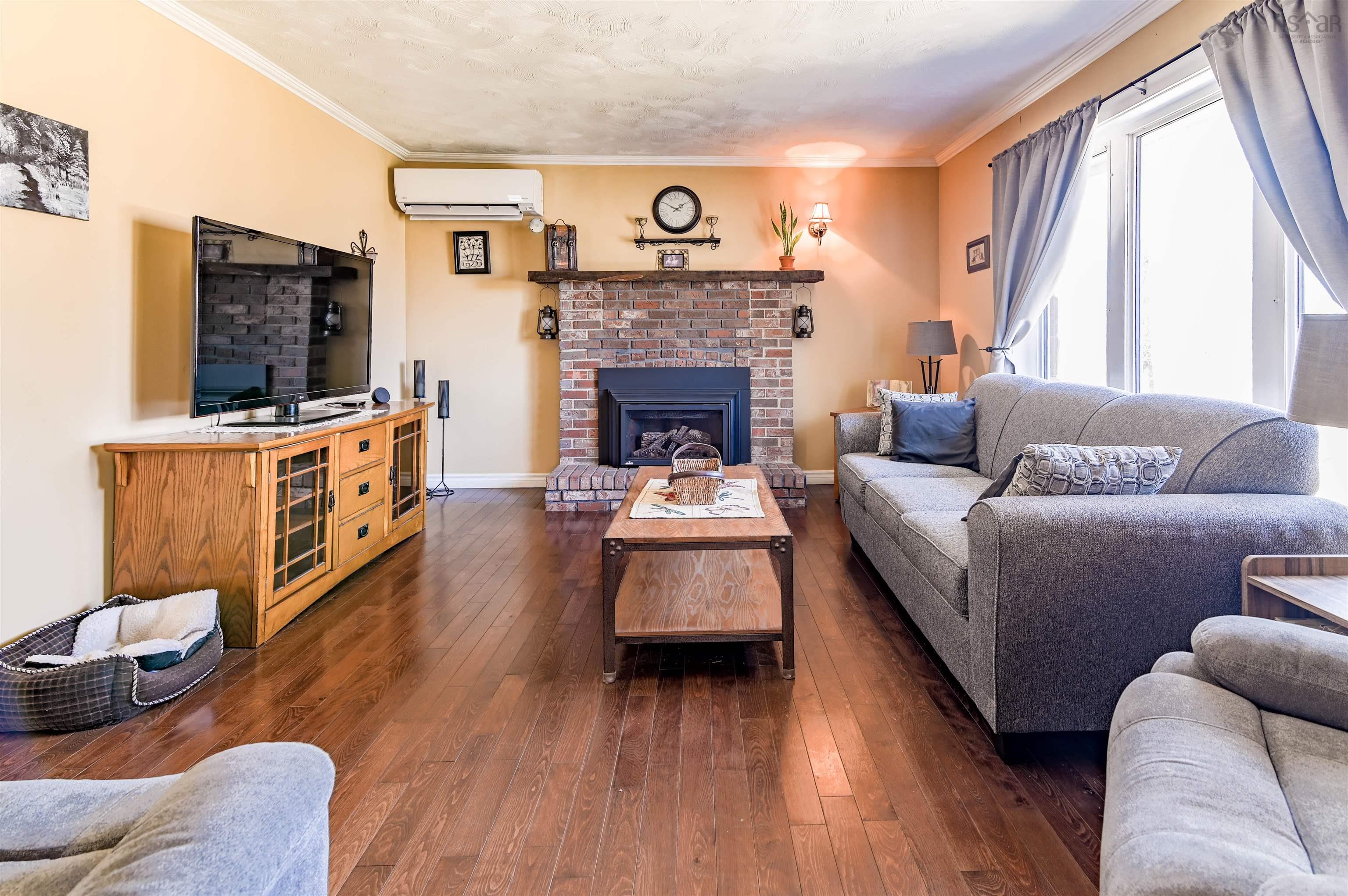 $324,900.00: 1025 Hamilton Road, Harbourville