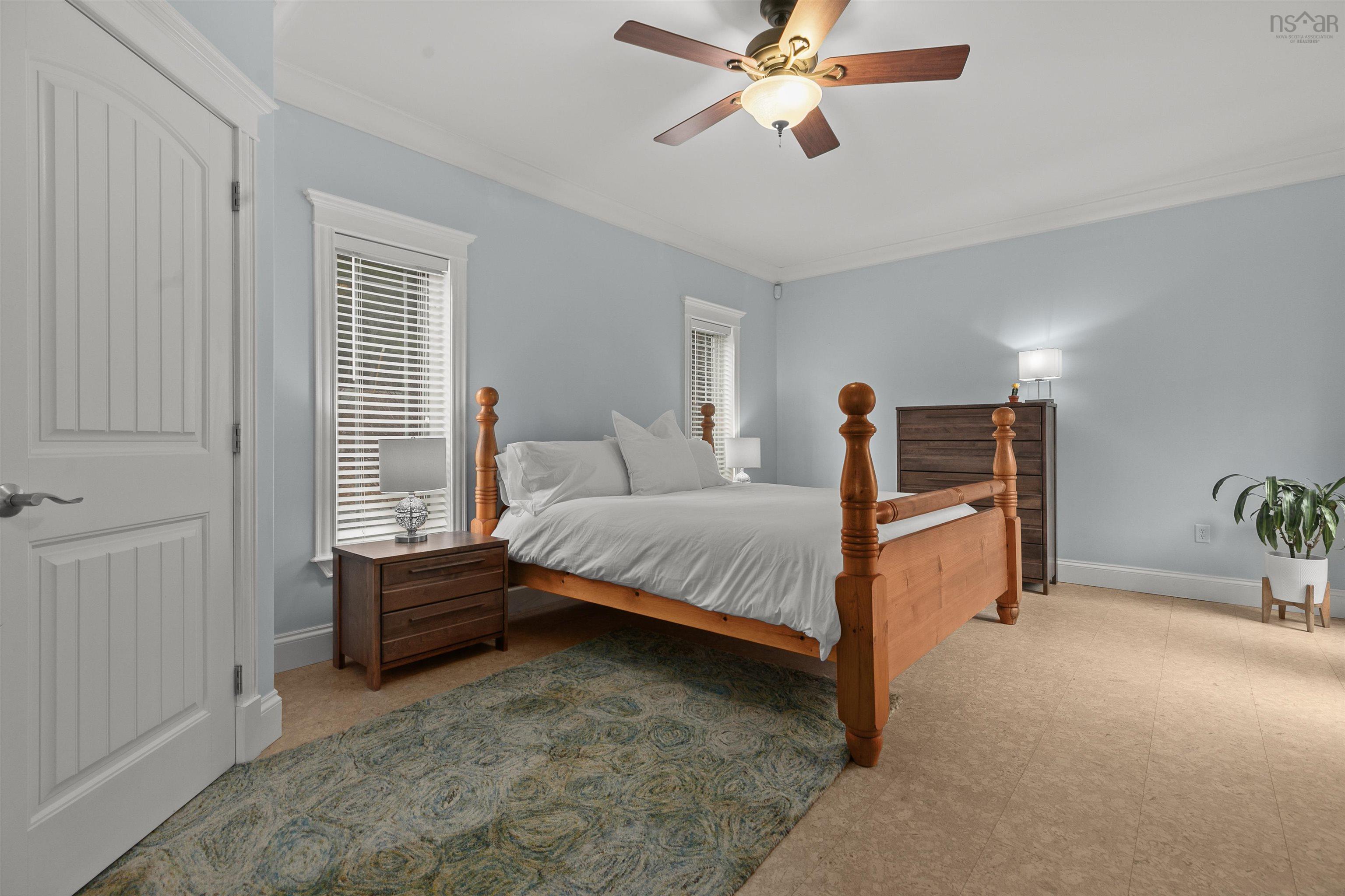 $999,900.00: 45 Nadine Drive, Porters Lake