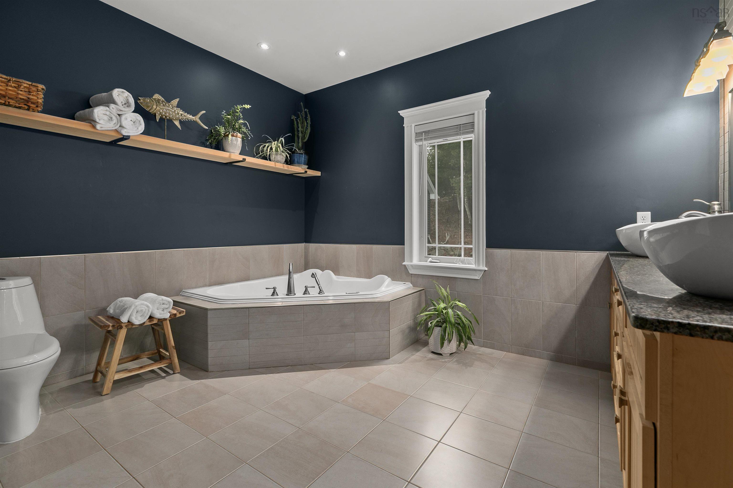 $999,900.00: 45 Nadine Drive, Porters Lake