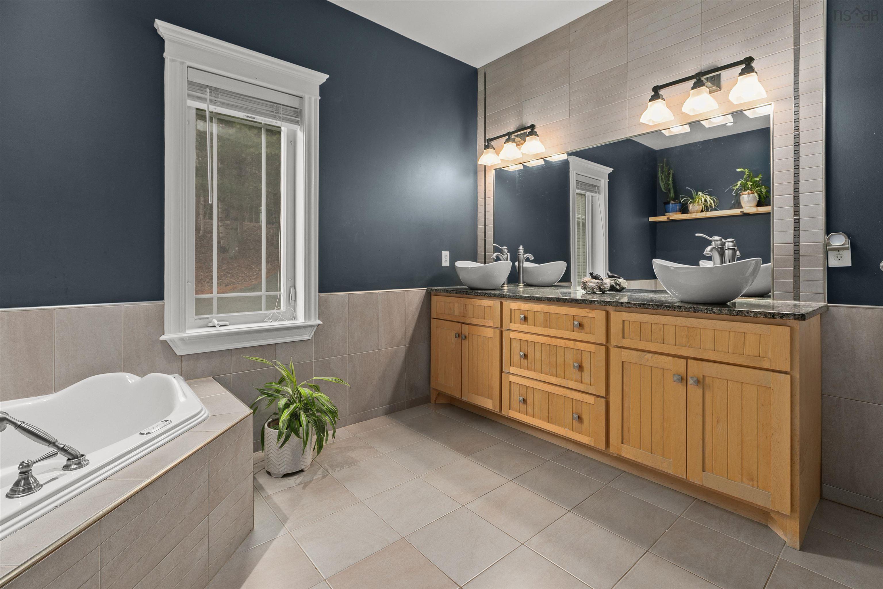 $999,900.00: 45 Nadine Drive, Porters Lake