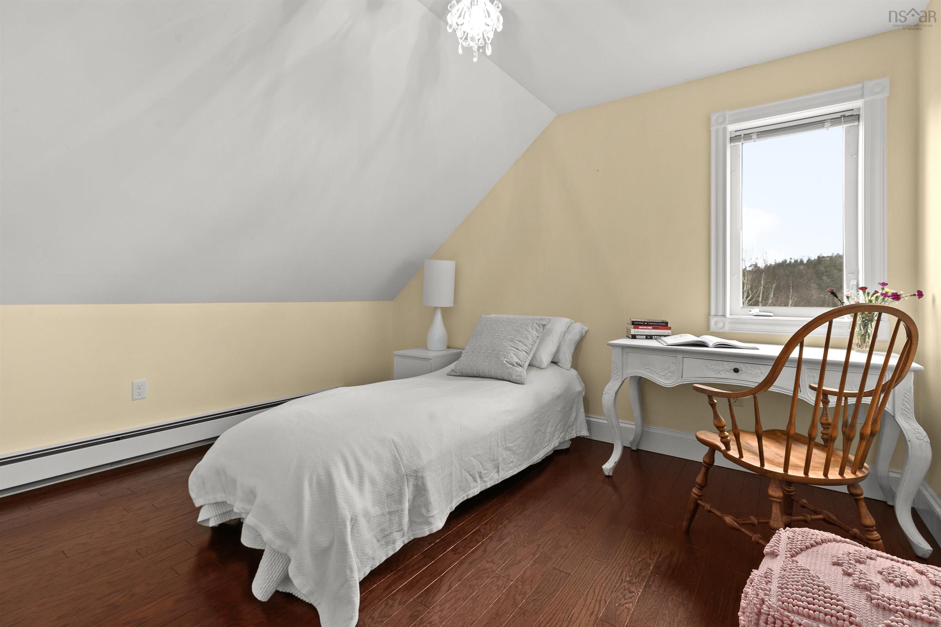 $999,900.00: 45 Nadine Drive, Porters Lake