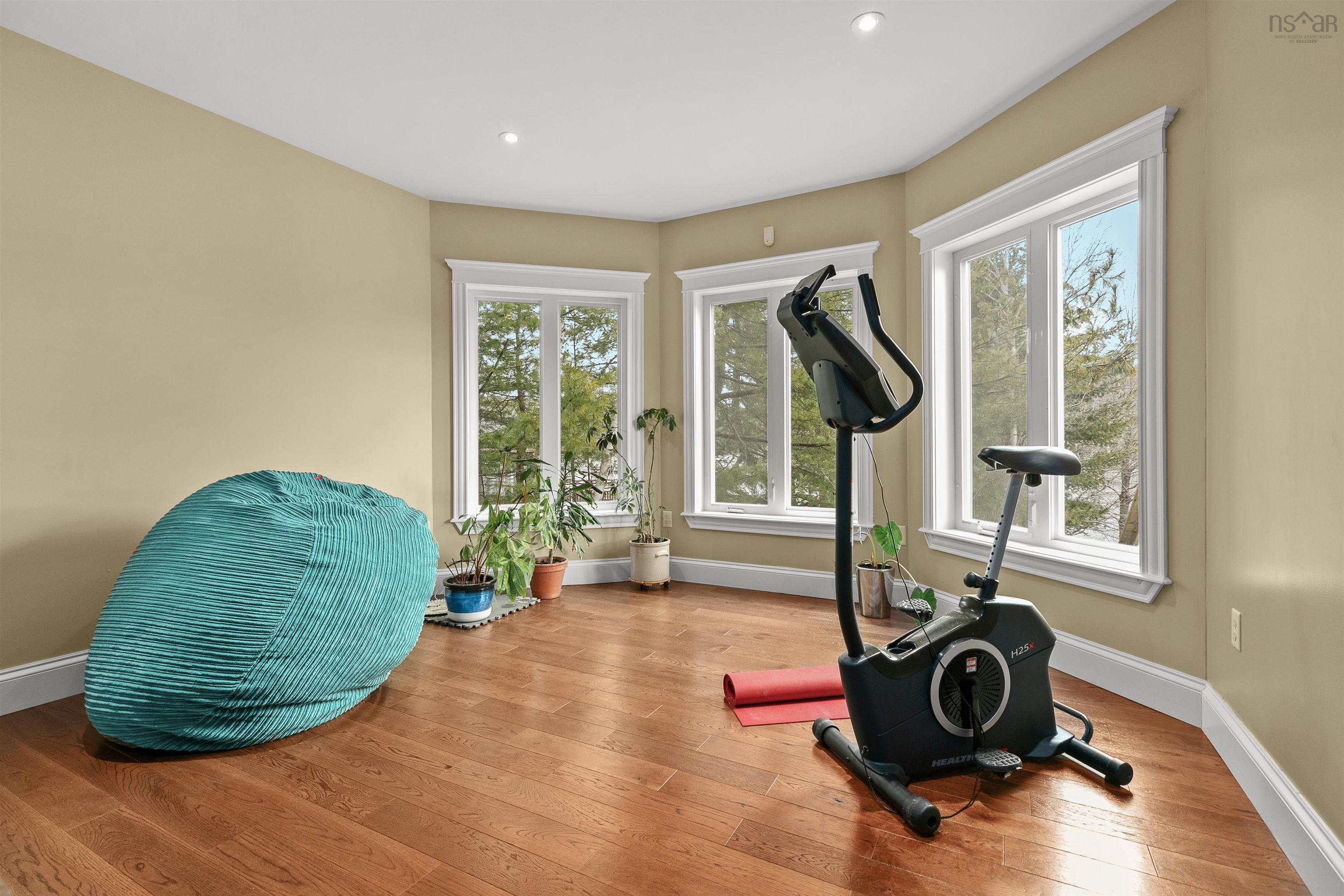 $999,900.00: 45 Nadine Drive, Porters Lake