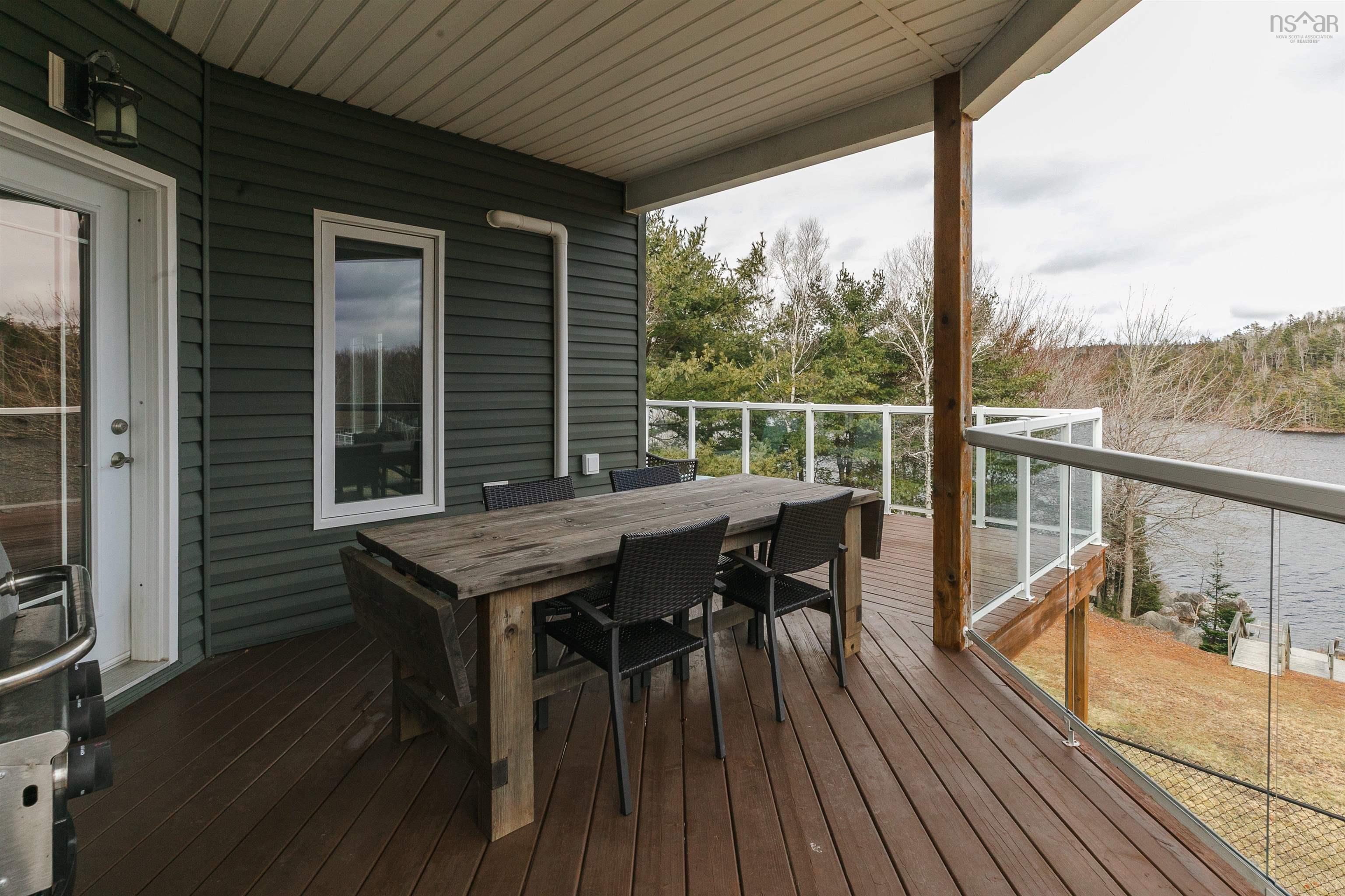 $999,900.00: 45 Nadine Drive, Porters Lake