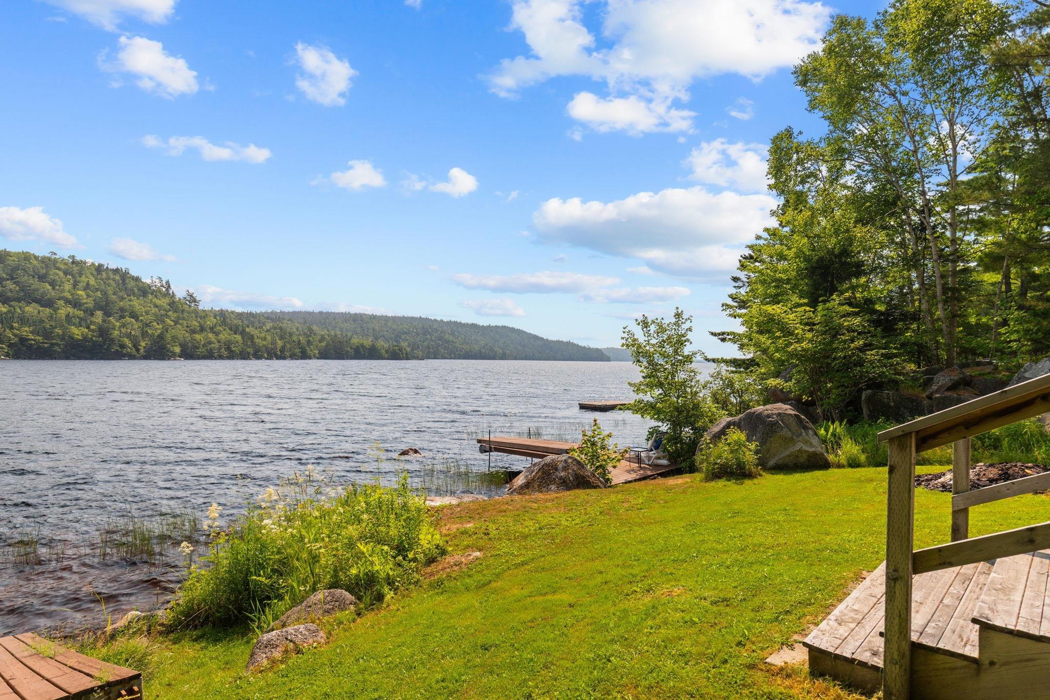 $999,900.00: 45 Nadine Drive, Porters Lake