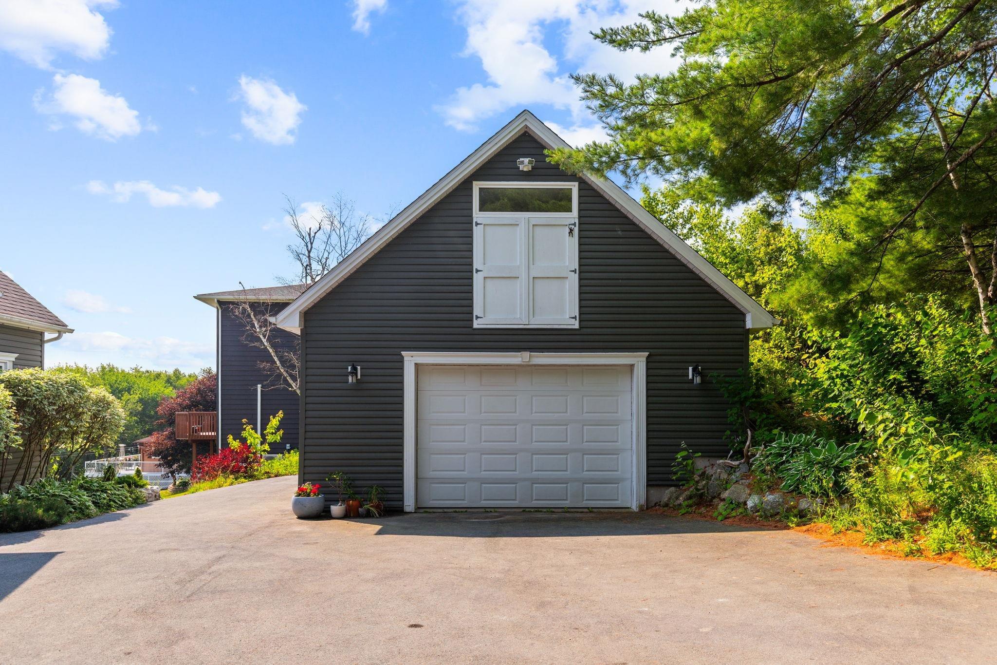 $999,900.00: 45 Nadine Drive, Porters Lake